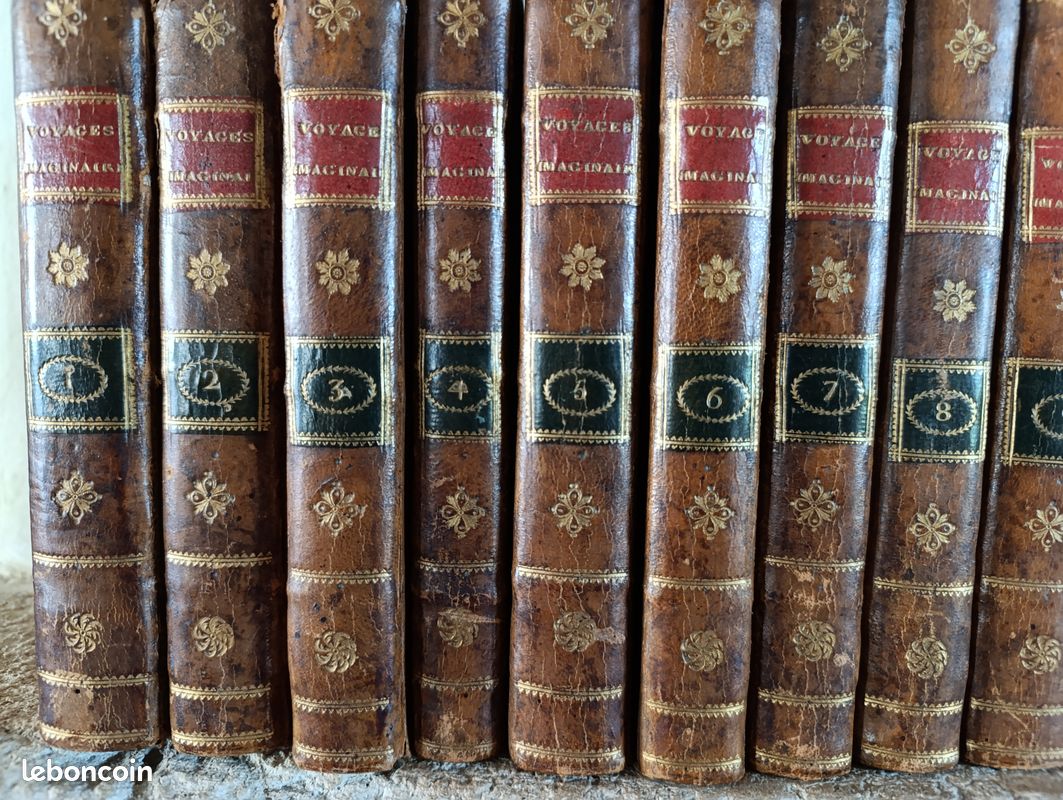 Exceptionnelle collection ancienne de 36 volumes sur 40 de l’œuvre monumentale "Voyages imaginaires, songes, visions et romans cabalistiques", publiés entre 1787 et 1789 à Amsterdam; Paris, Hôtel Serpente.