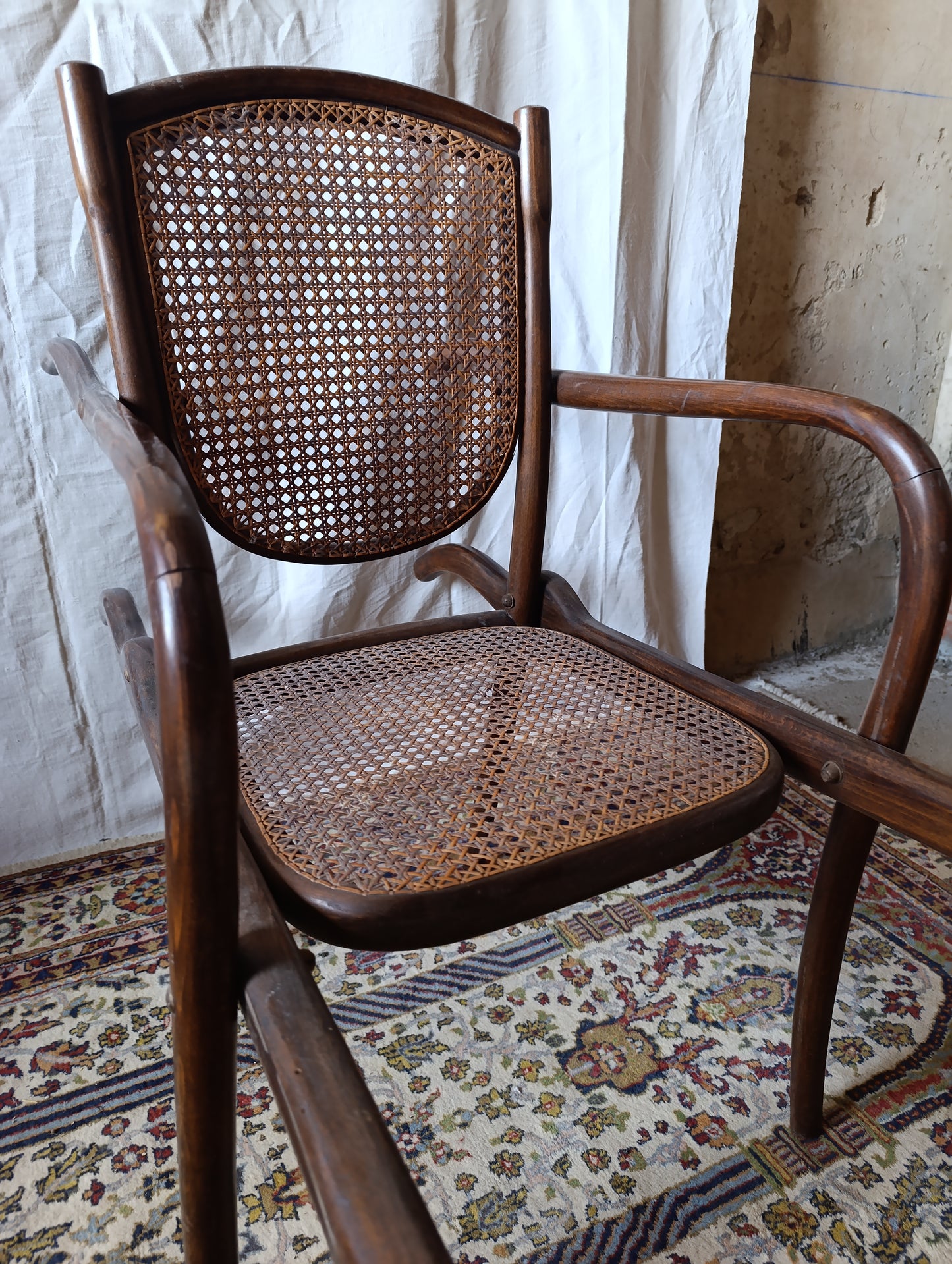 Antique chaise à porteurs avec bras de transport, mobilier historique