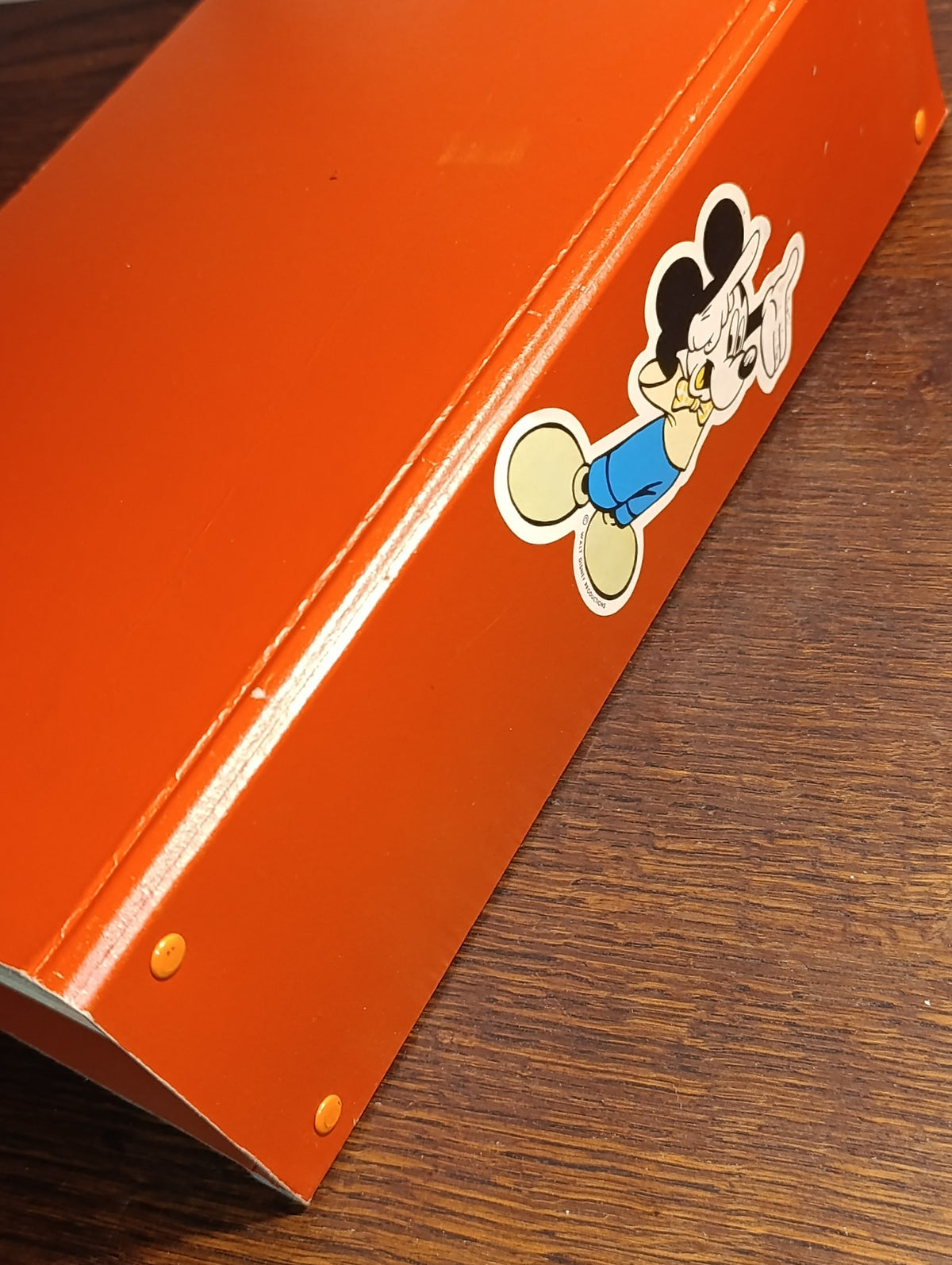 Classeur orange Mickey à plat — état réel du classeur