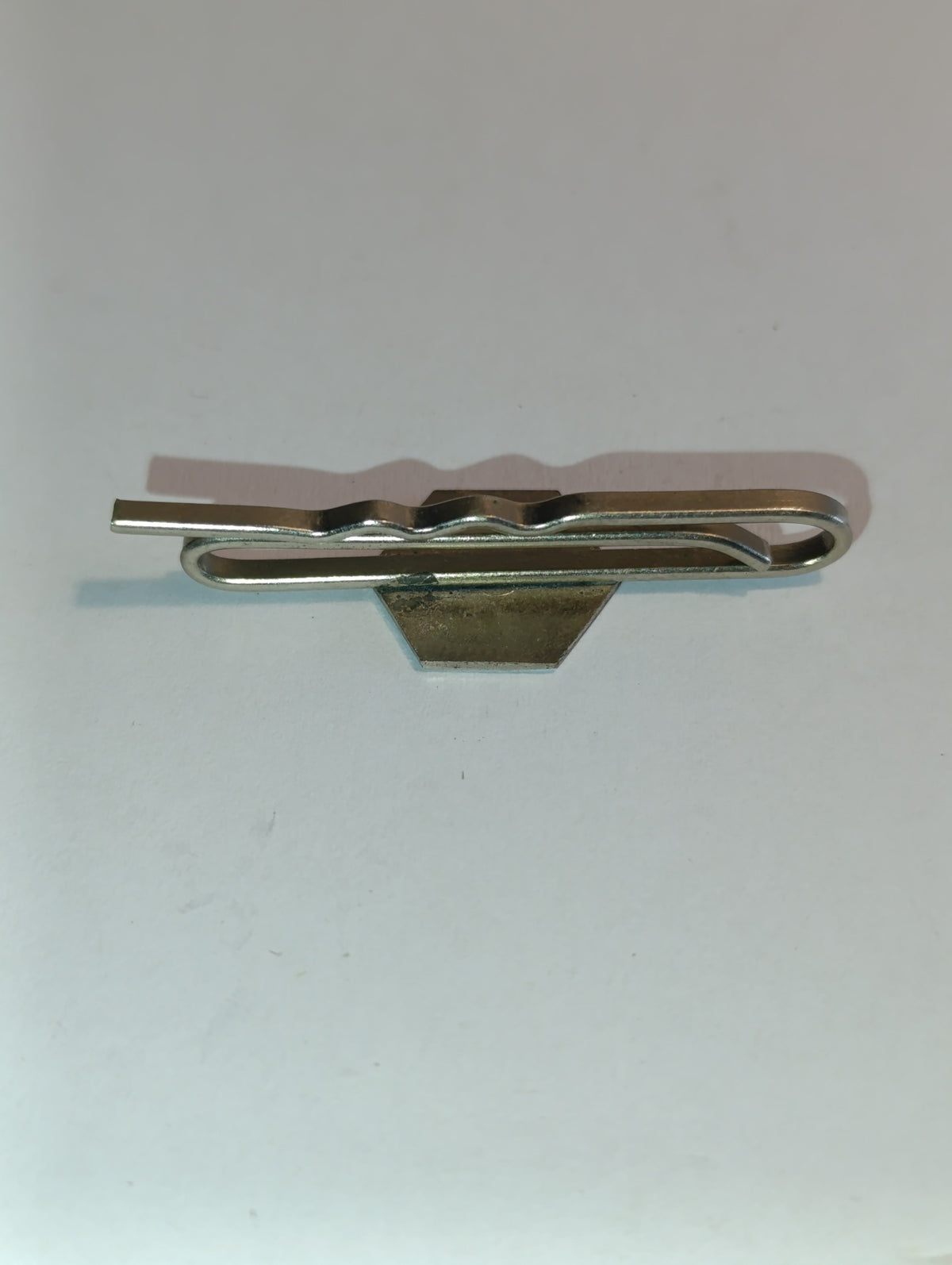 Pince à cravate vintage à motif hexagonal argenté