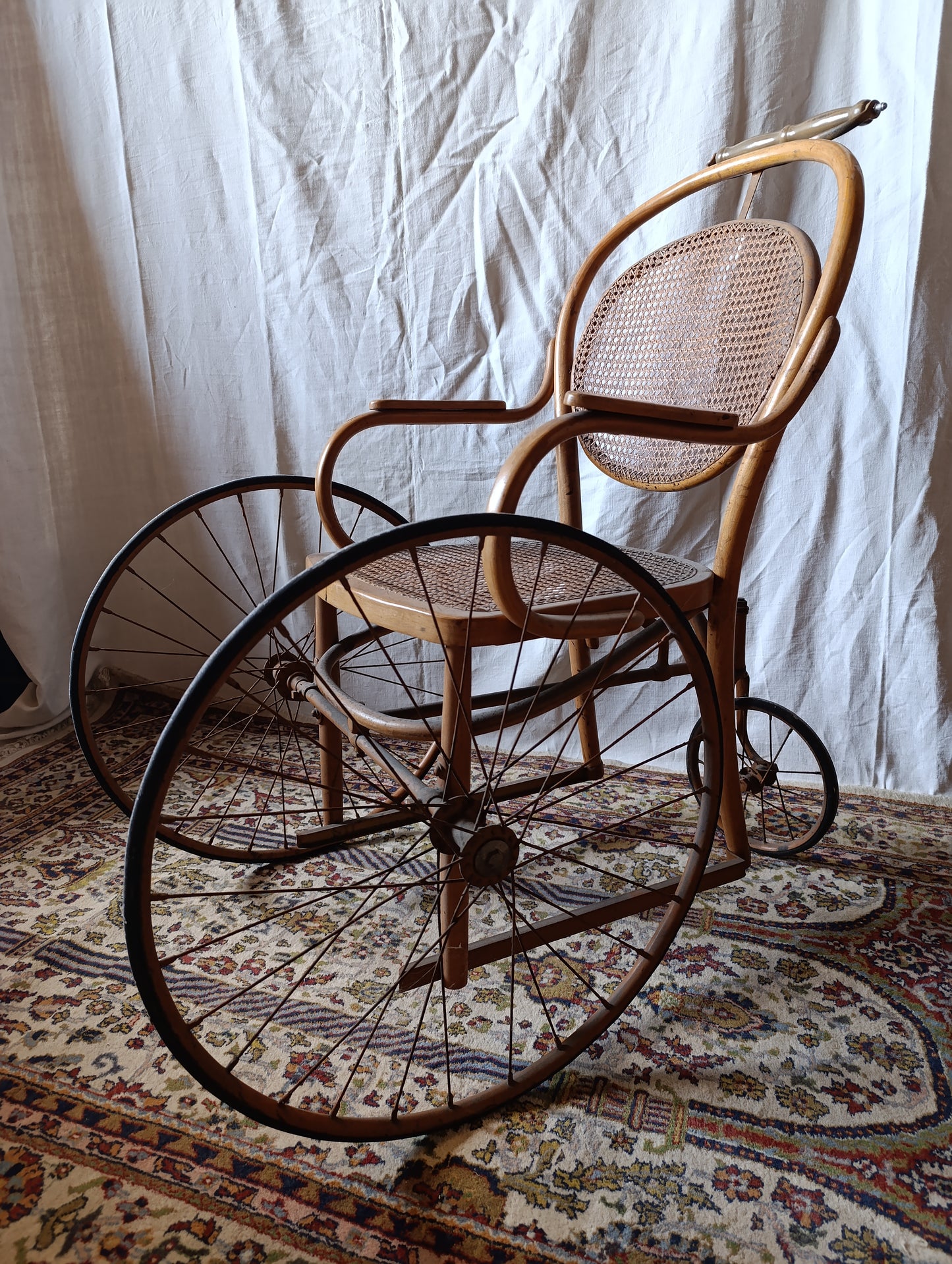 Objet de charme et d’histoire, pièce d’antiquité pour décoration vintage.