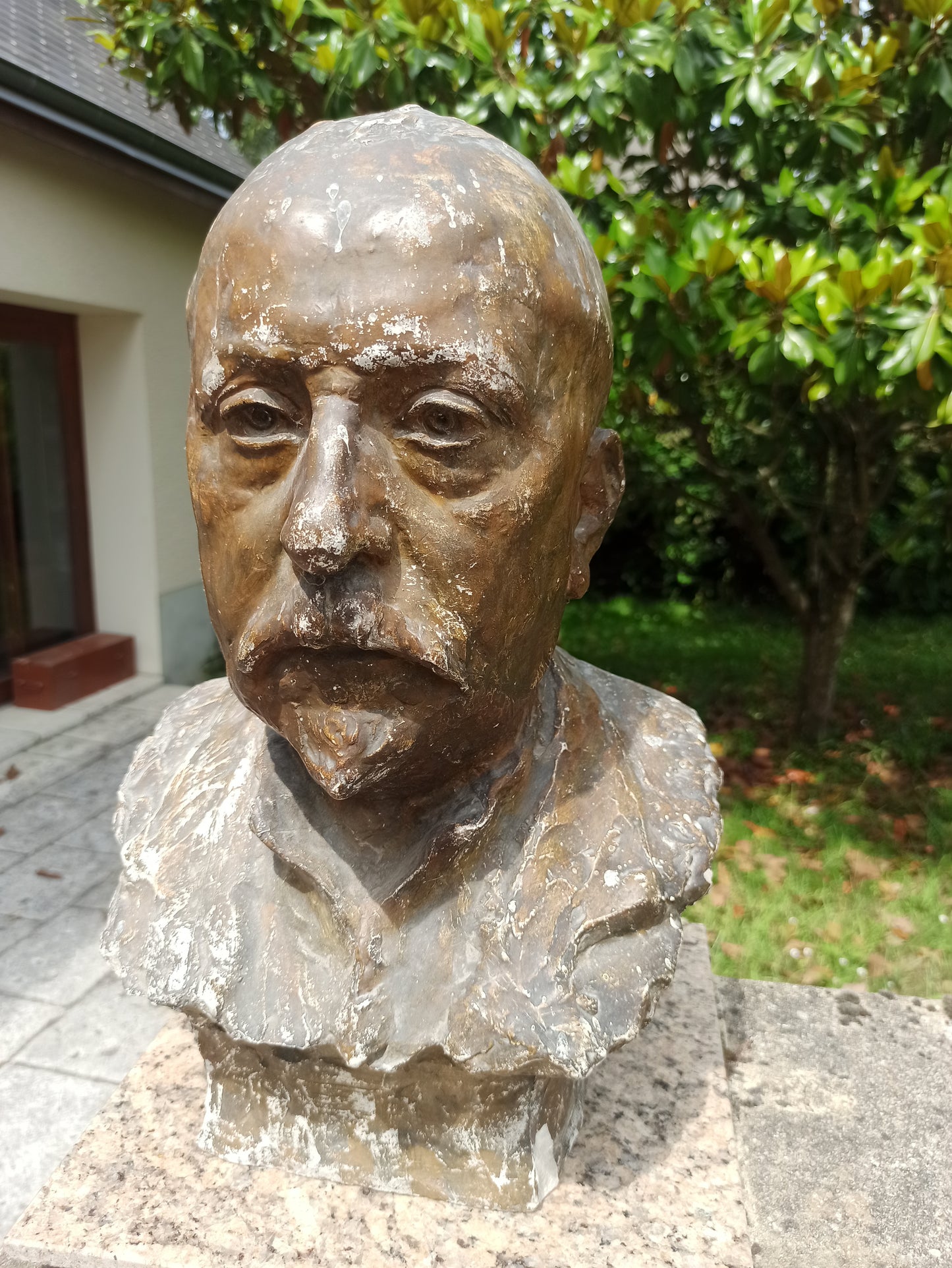 Buste en plâtre fin XIXe – Personnage non identifié – 45 cm de haut
