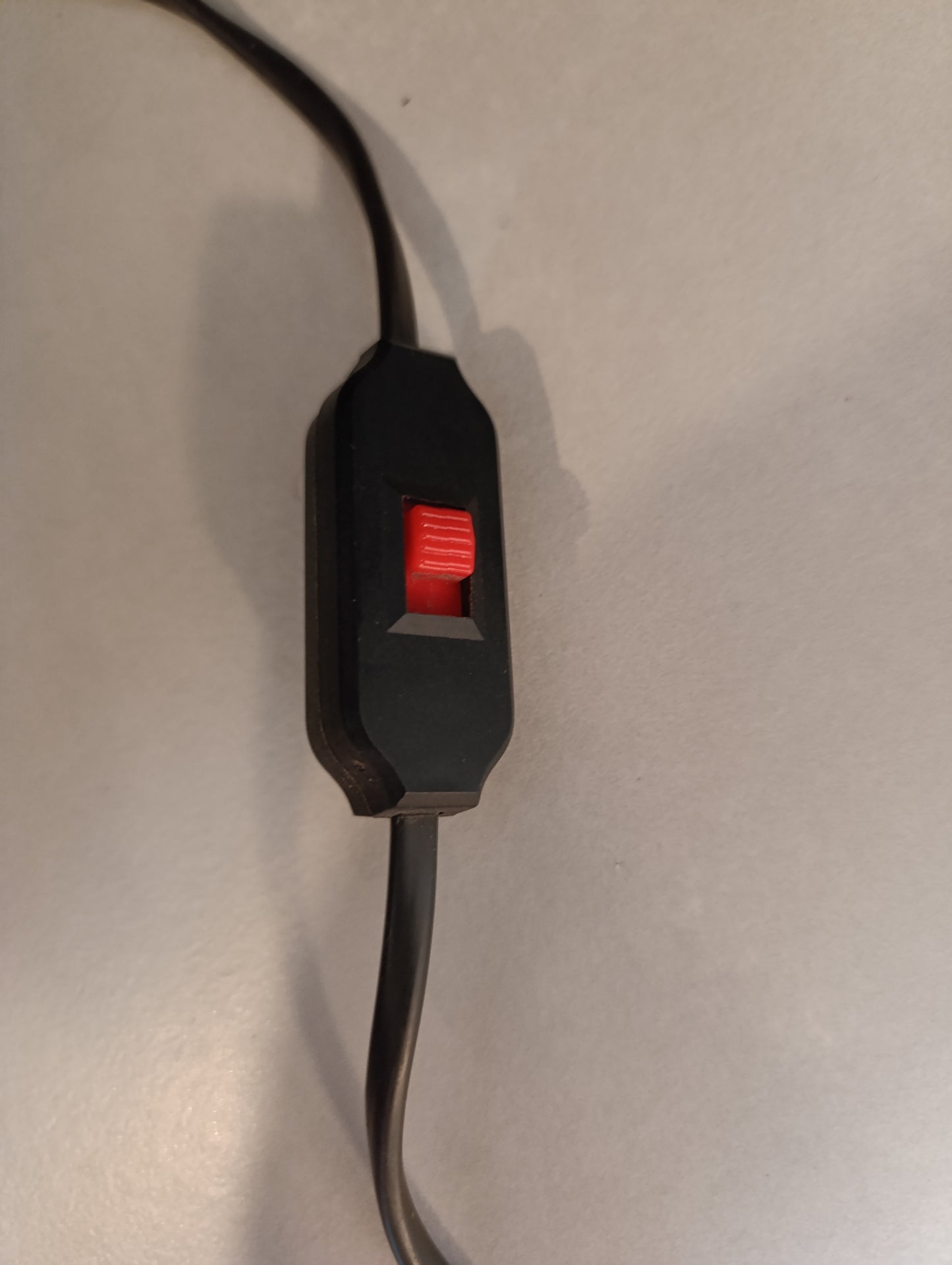 Lampe de bureau vintage en métal – Orientable – Rouge et noir – À restaurer ou utiliser