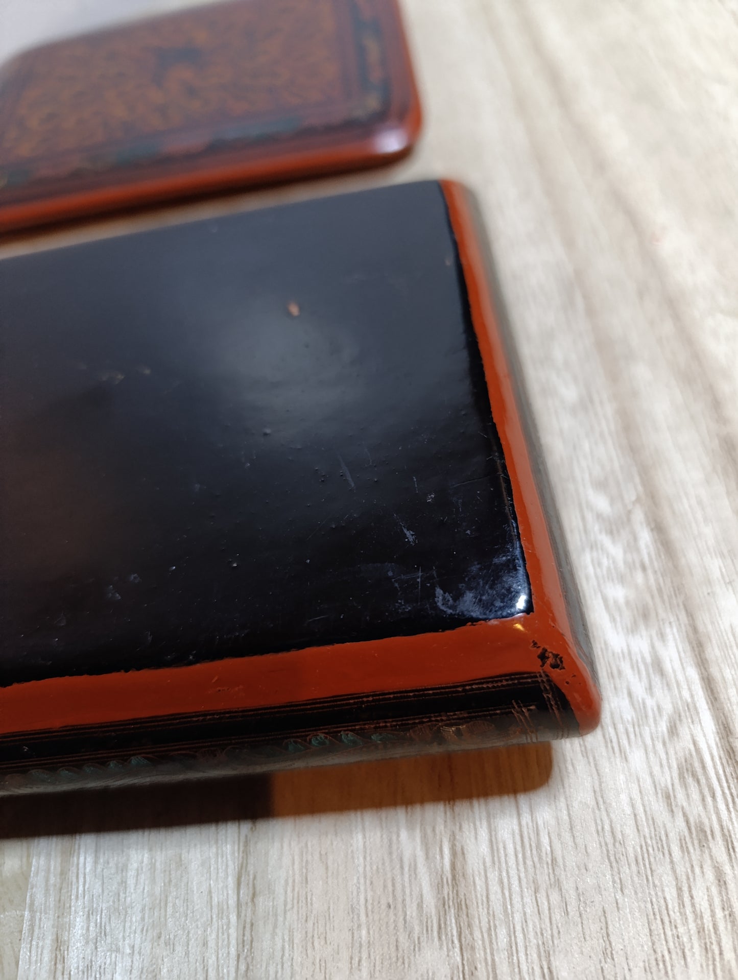 Boîte laquée artisanale éléphant– décor traditionnel peint à la main