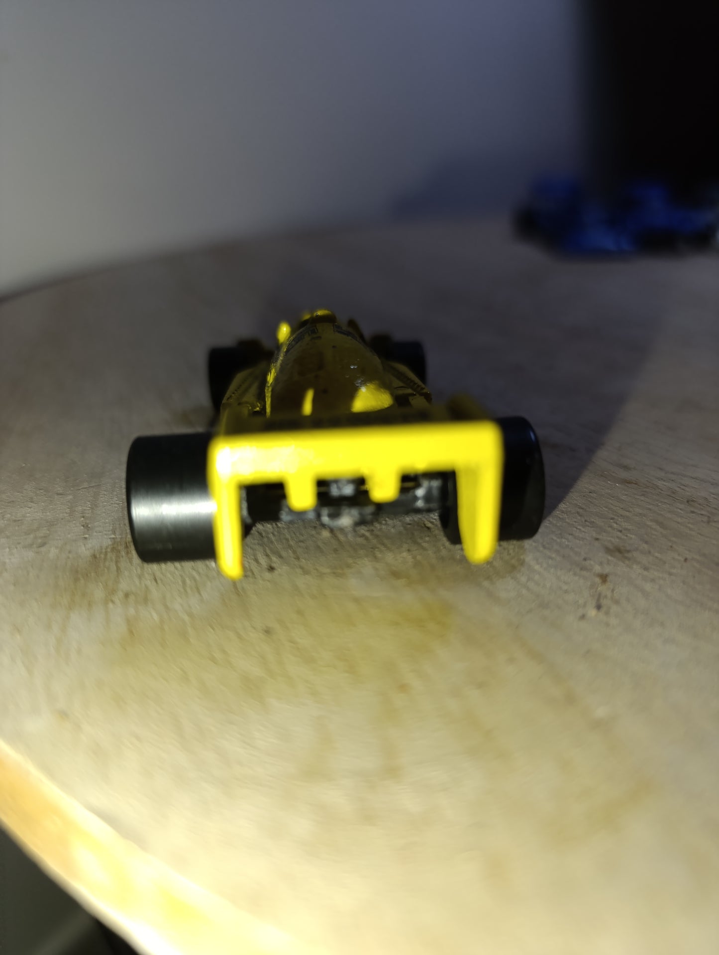 Majorette Elf‑Renault F1 R40 « Prost 83 » – formule 1 vintage 1/55 en plastique