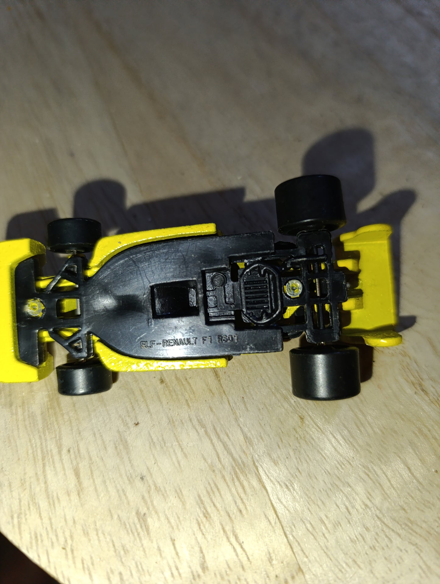 Majorette Elf‑Renault F1 R40 « Prost 83 » – formule 1 vintage 1/55 en plastique