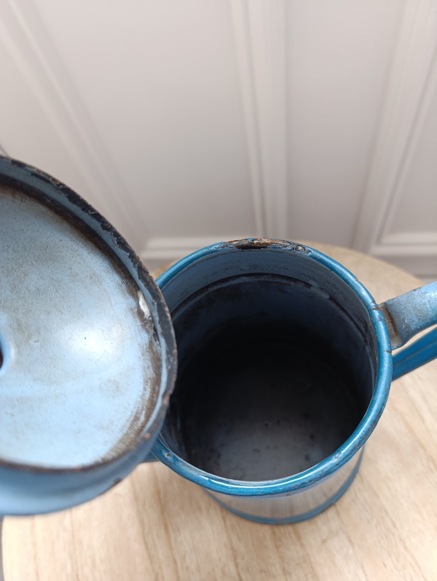 Cafetière ancienne émaillée bleue – 22 cm