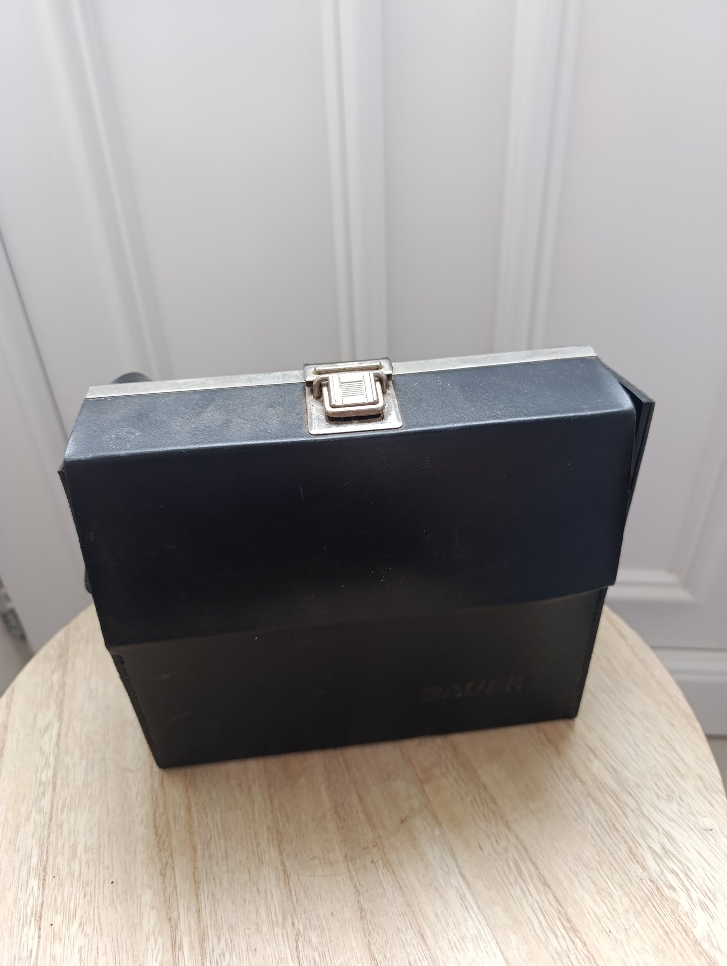 Caméra vintage BAUER C4 Super 8 avec poignée et mallette rigide