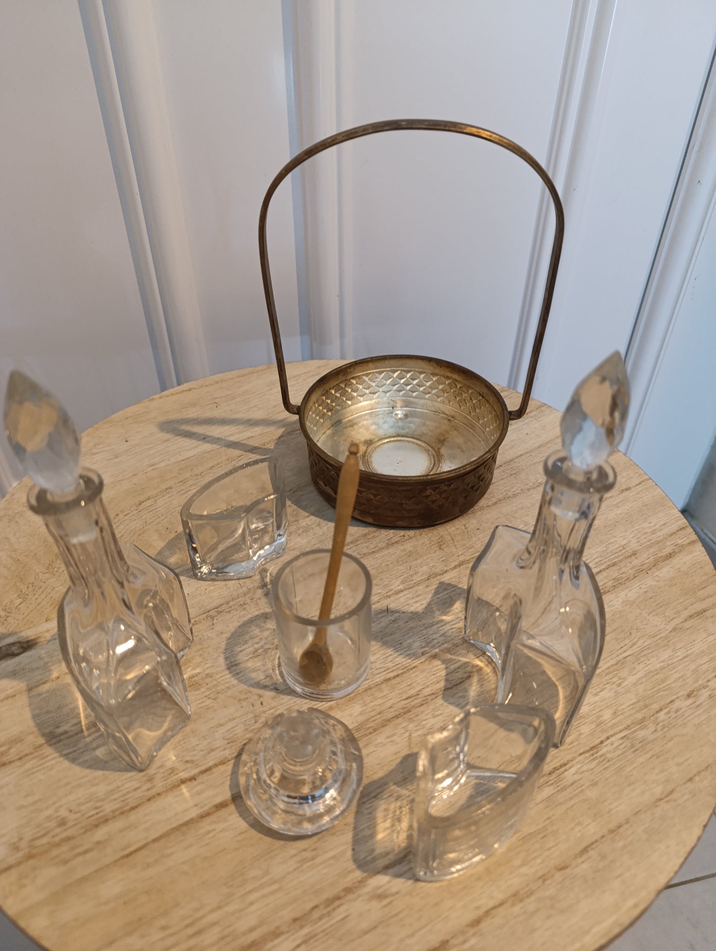 Huilier vinaigrier ancien en verre avec monture métal doré