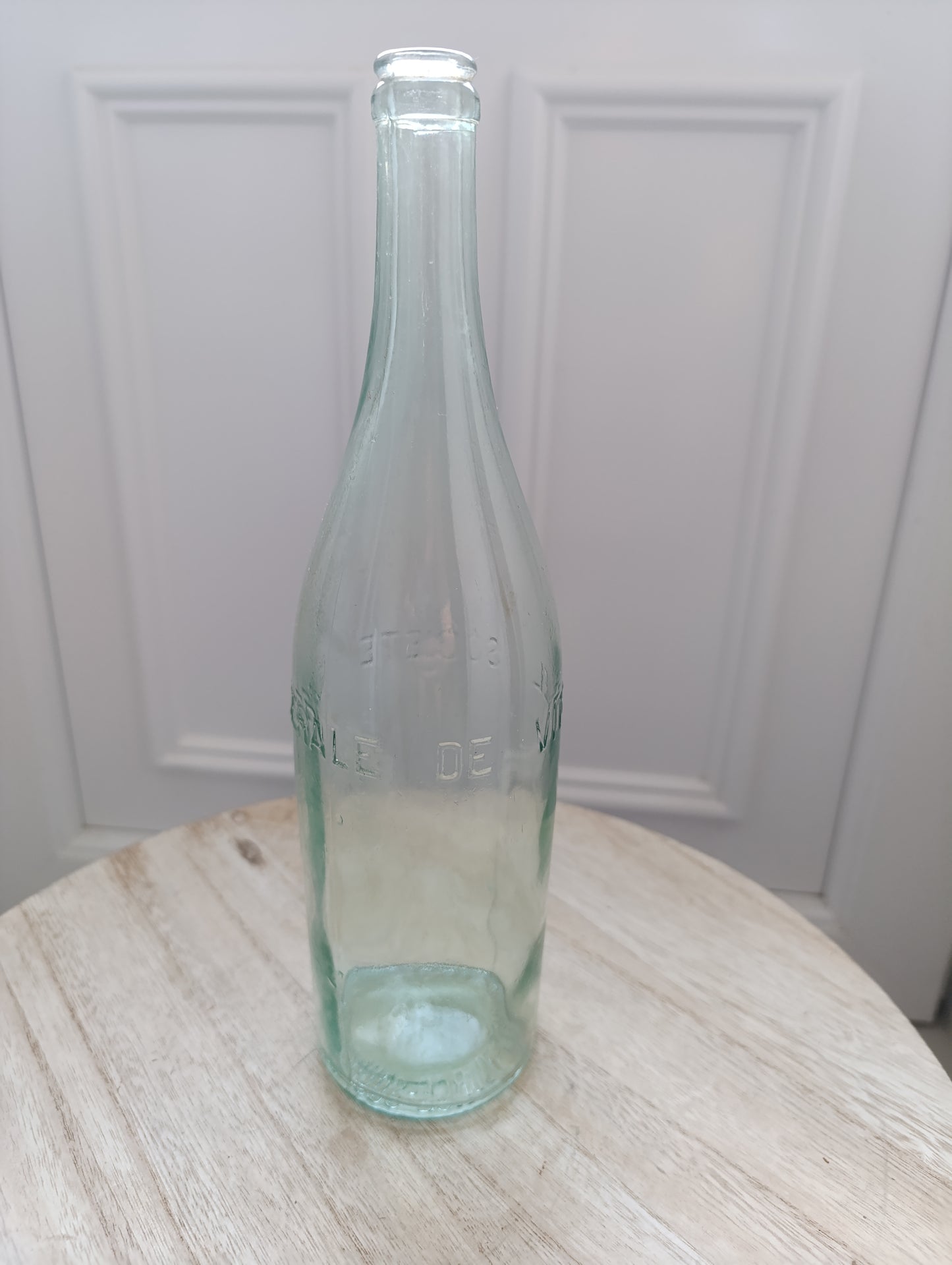 Bouteille ancienne Vittel – Source embossée – 31 cm