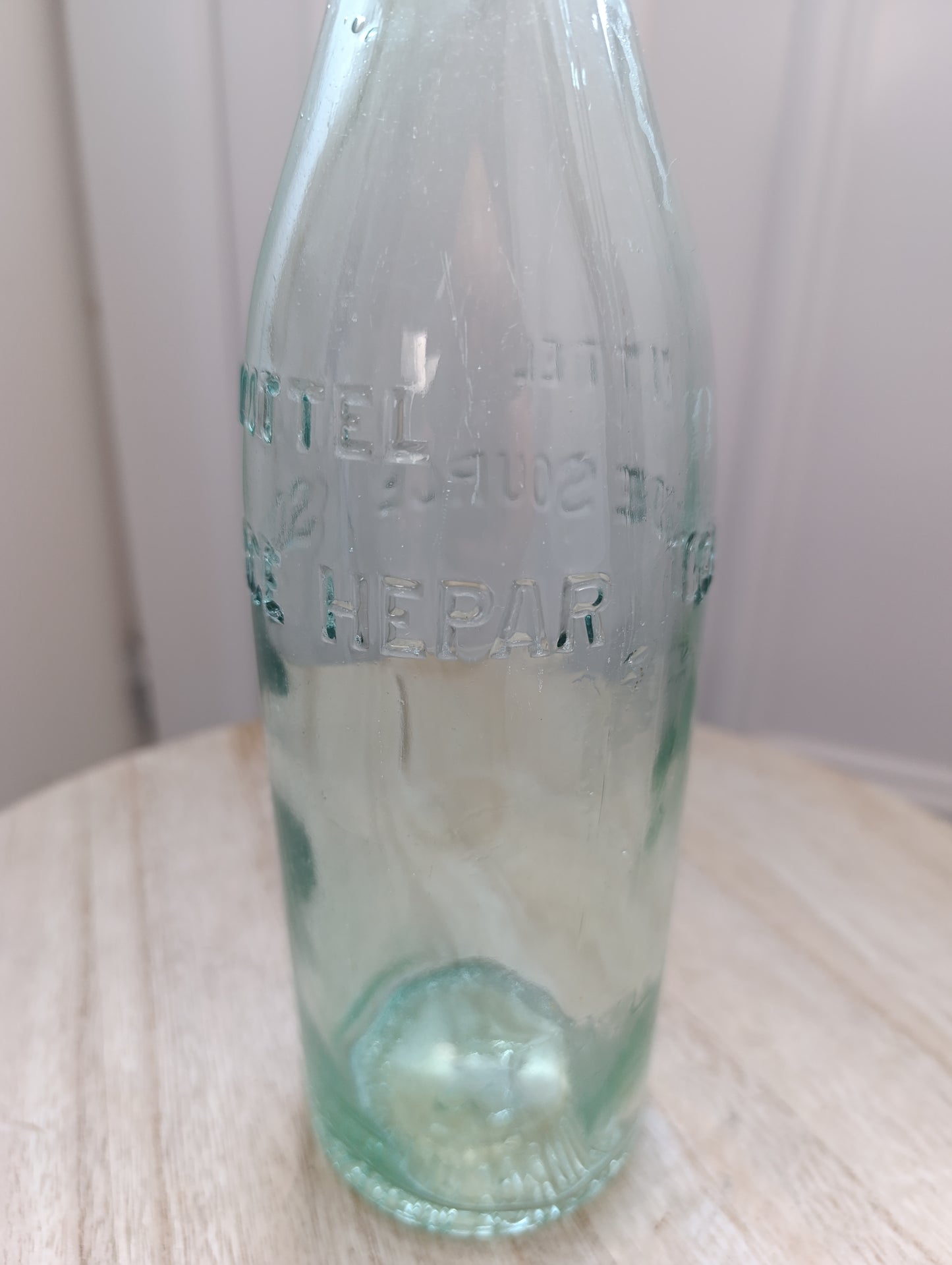 Bouteille ancienne Vittel – Grande Source embossée – 31 cm