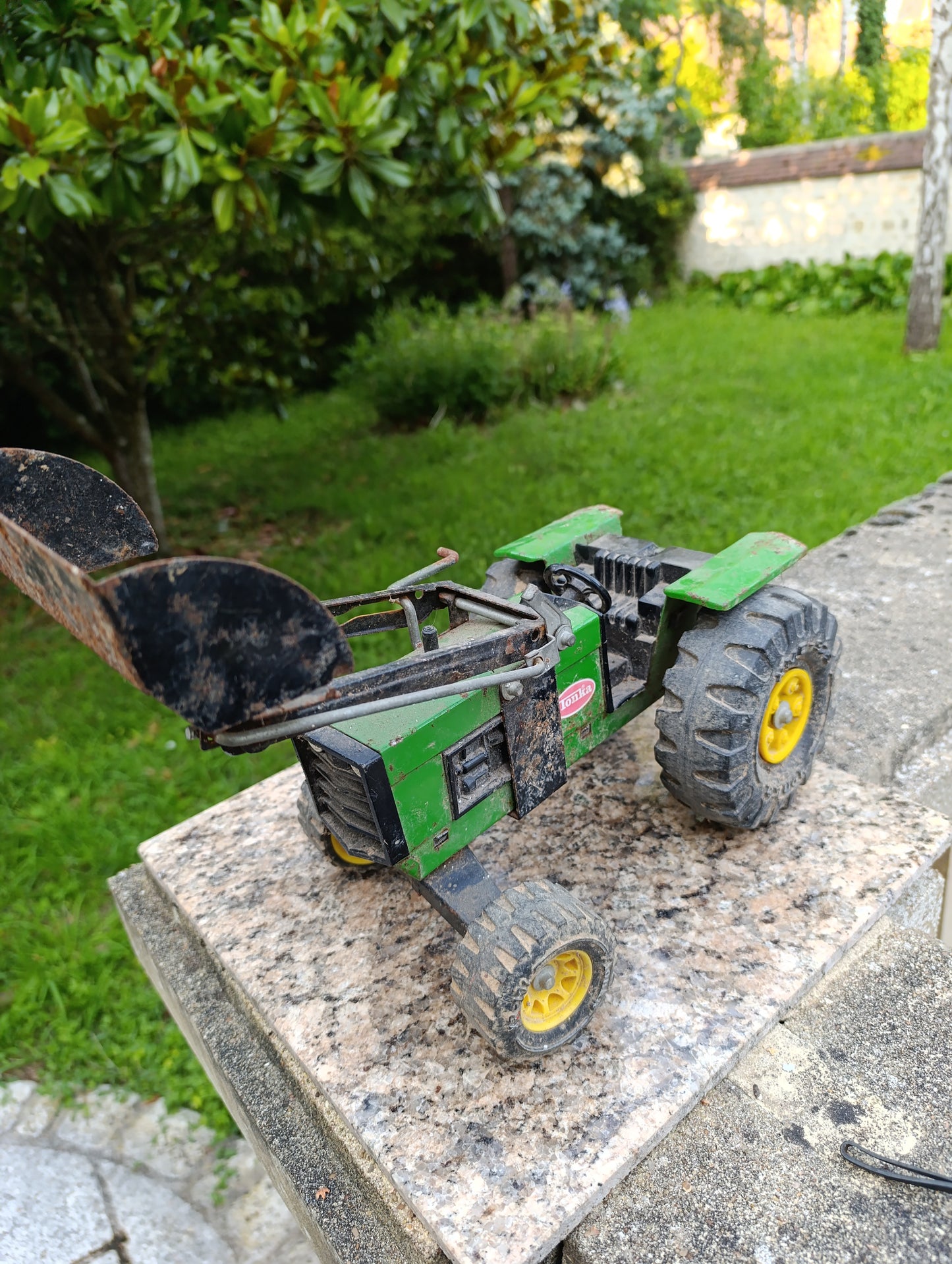Tracteur tonka vert vintage en métal - pelle articulée