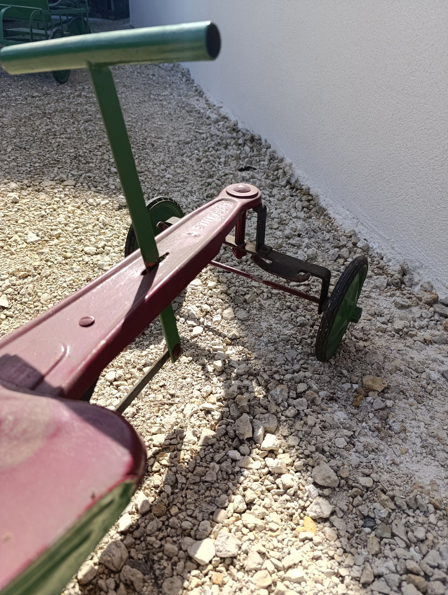 Tricycle ancien “Libellule” – jouet vintage en métal