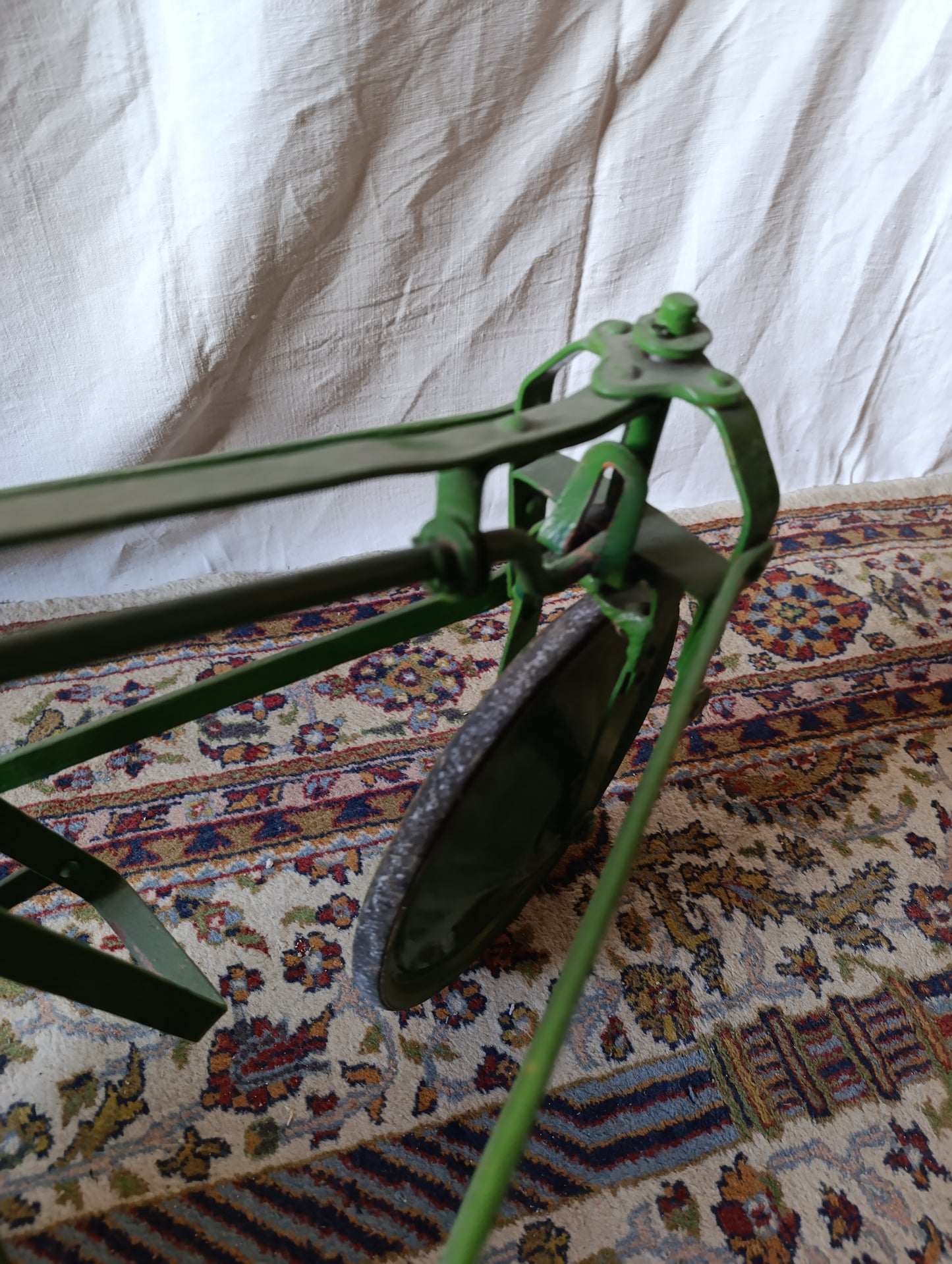 Voiture à pédales ancienne SIP – jouet métal vert années 50