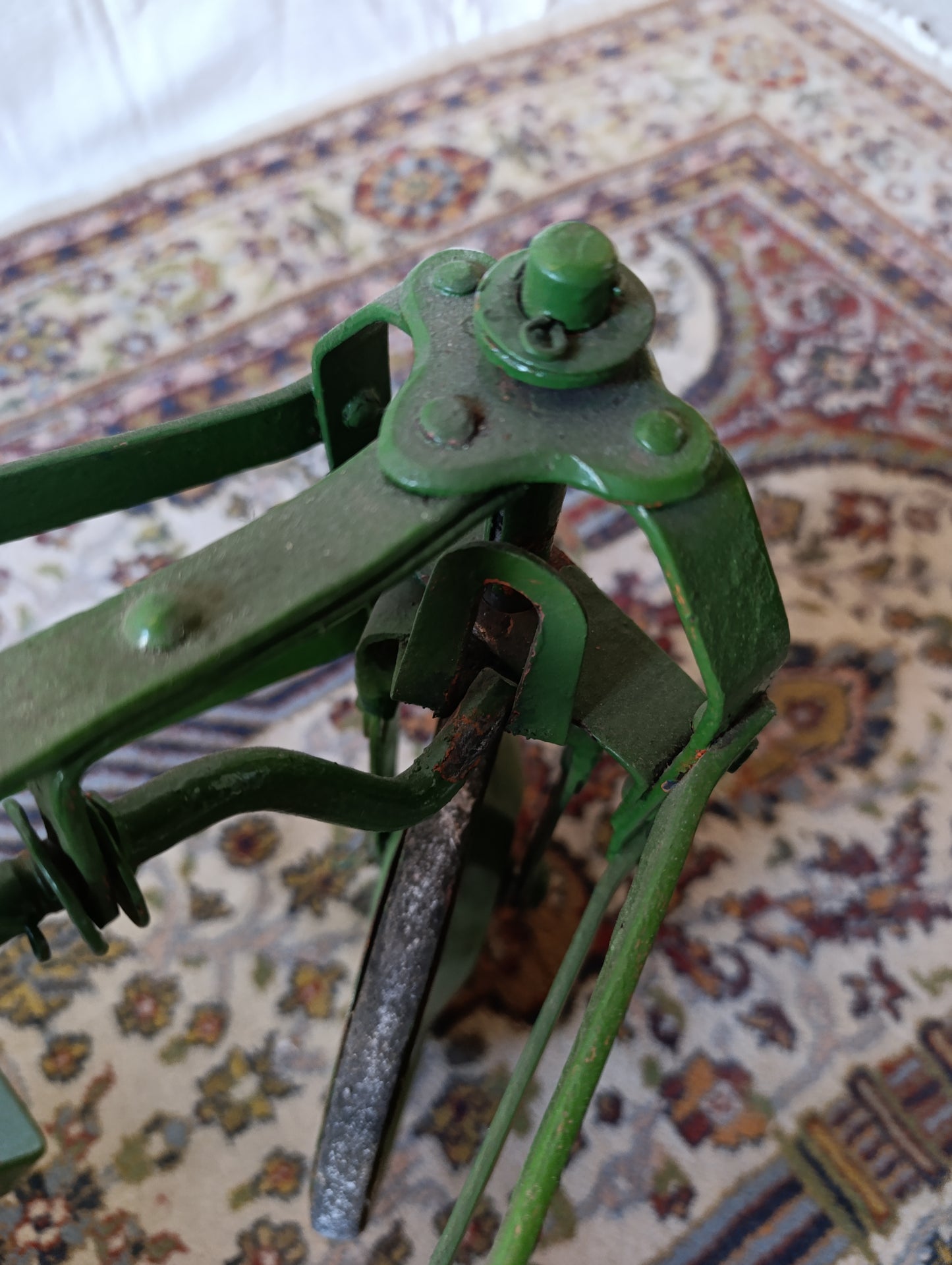 Voiture à pédales ancienne SIP – jouet métal vert années 50