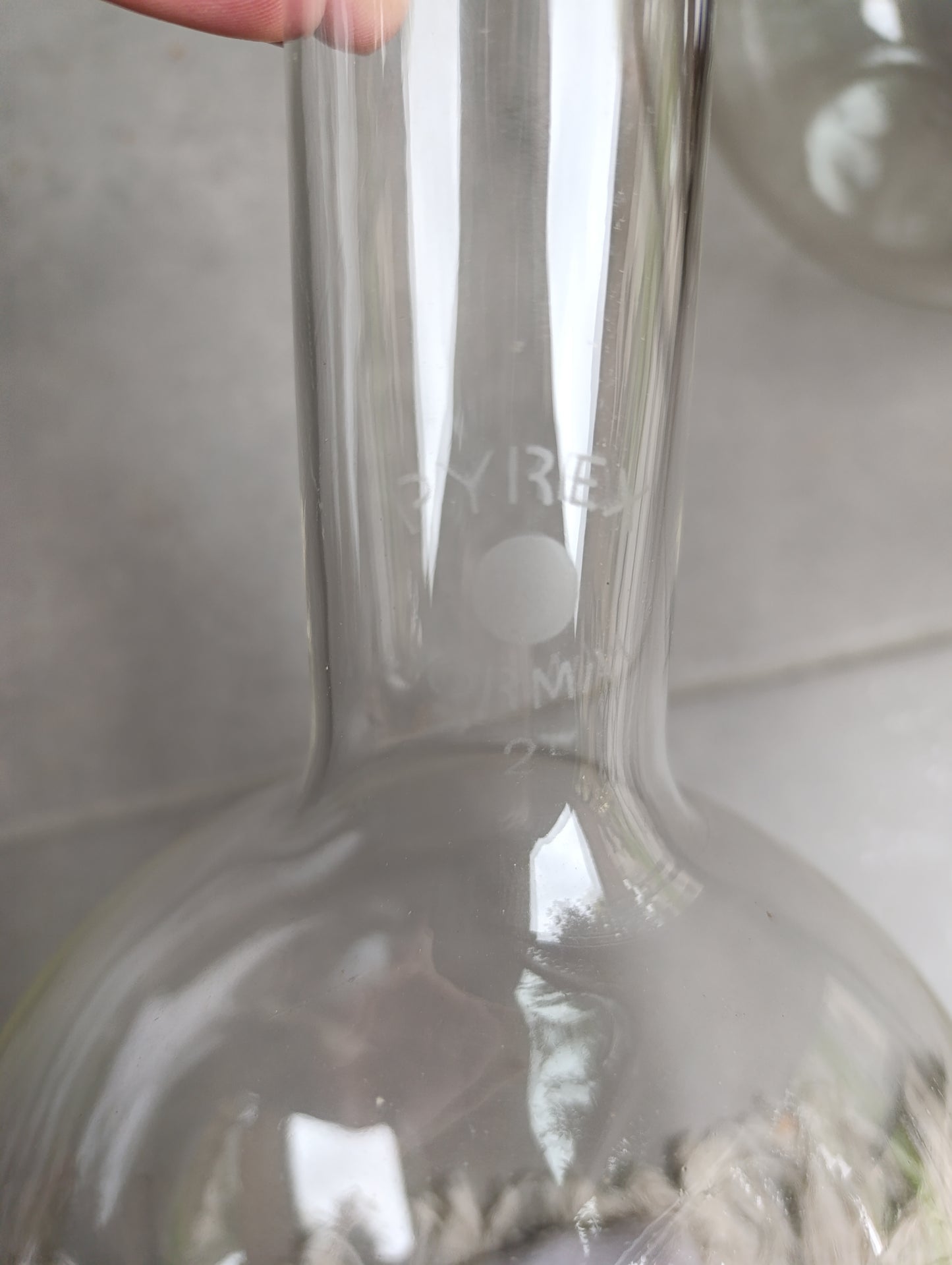 Lot de 2 flacons ronds PYREX 2 L – verre borosilicate, H 30 cm