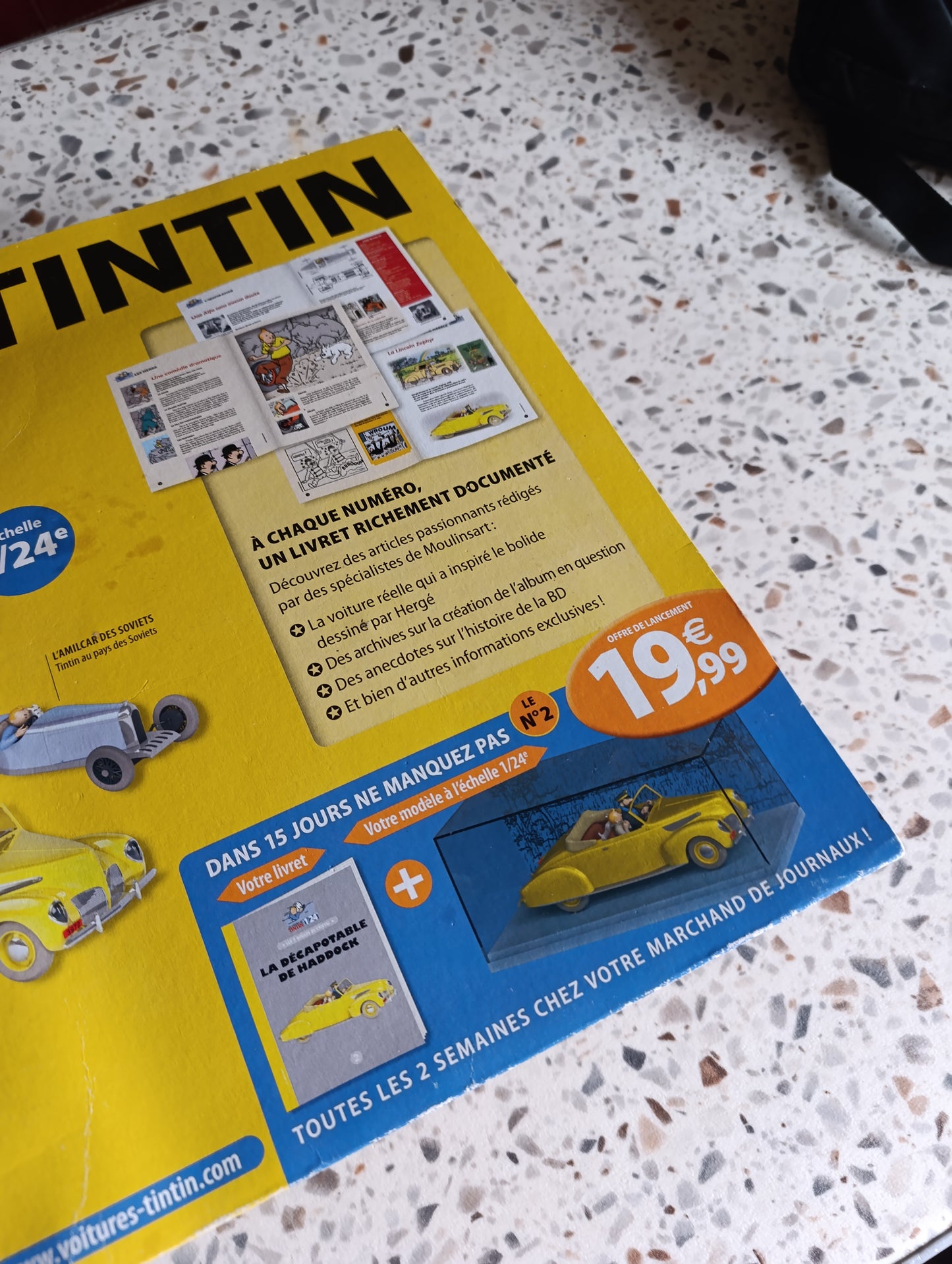 Tintin – Le Bolide Rouge 1/24 + livret N°1 Les Cigares du Pharaon.