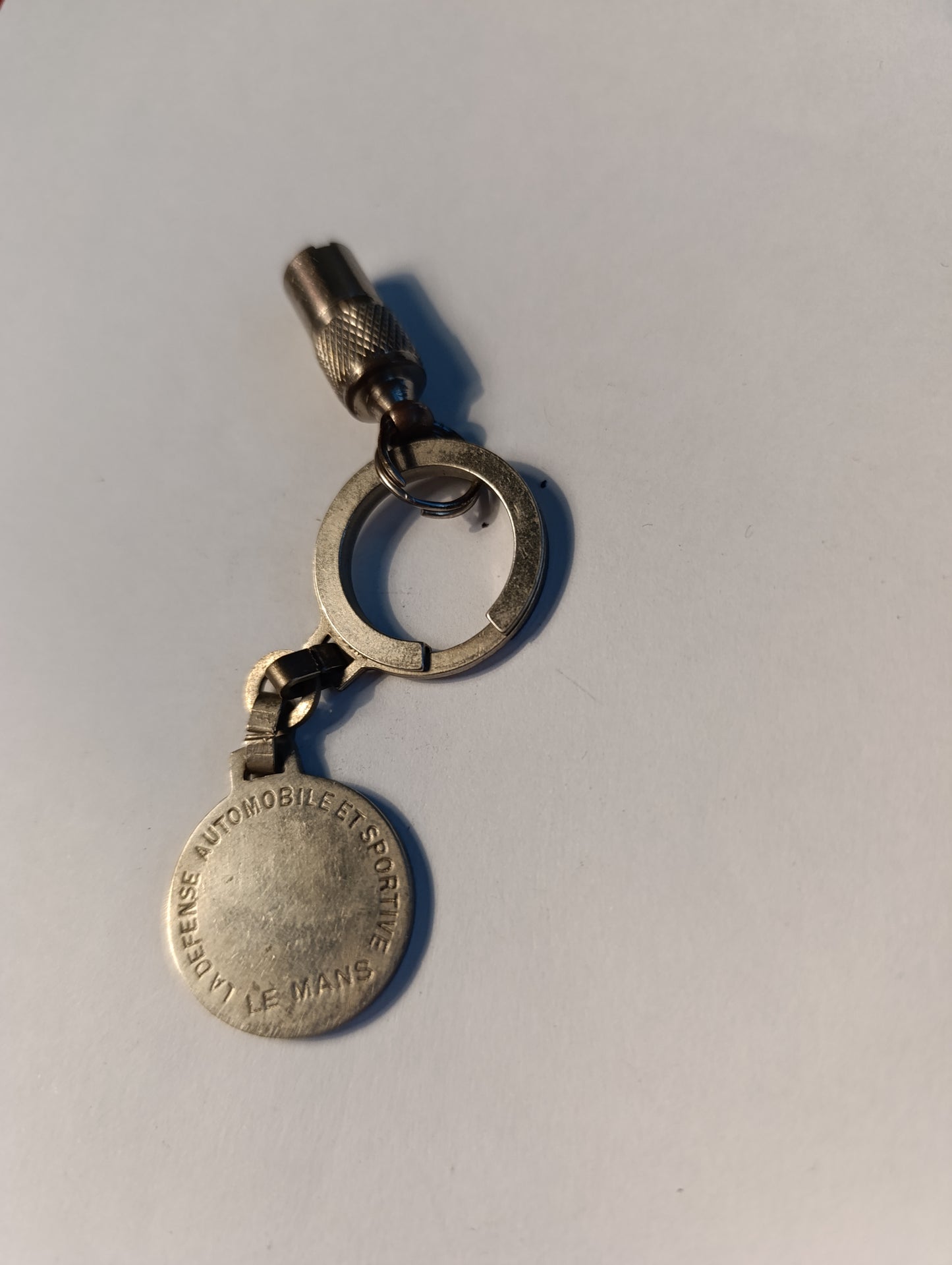 Porte-clés publicitaire vintage DAS émaillé bleu
