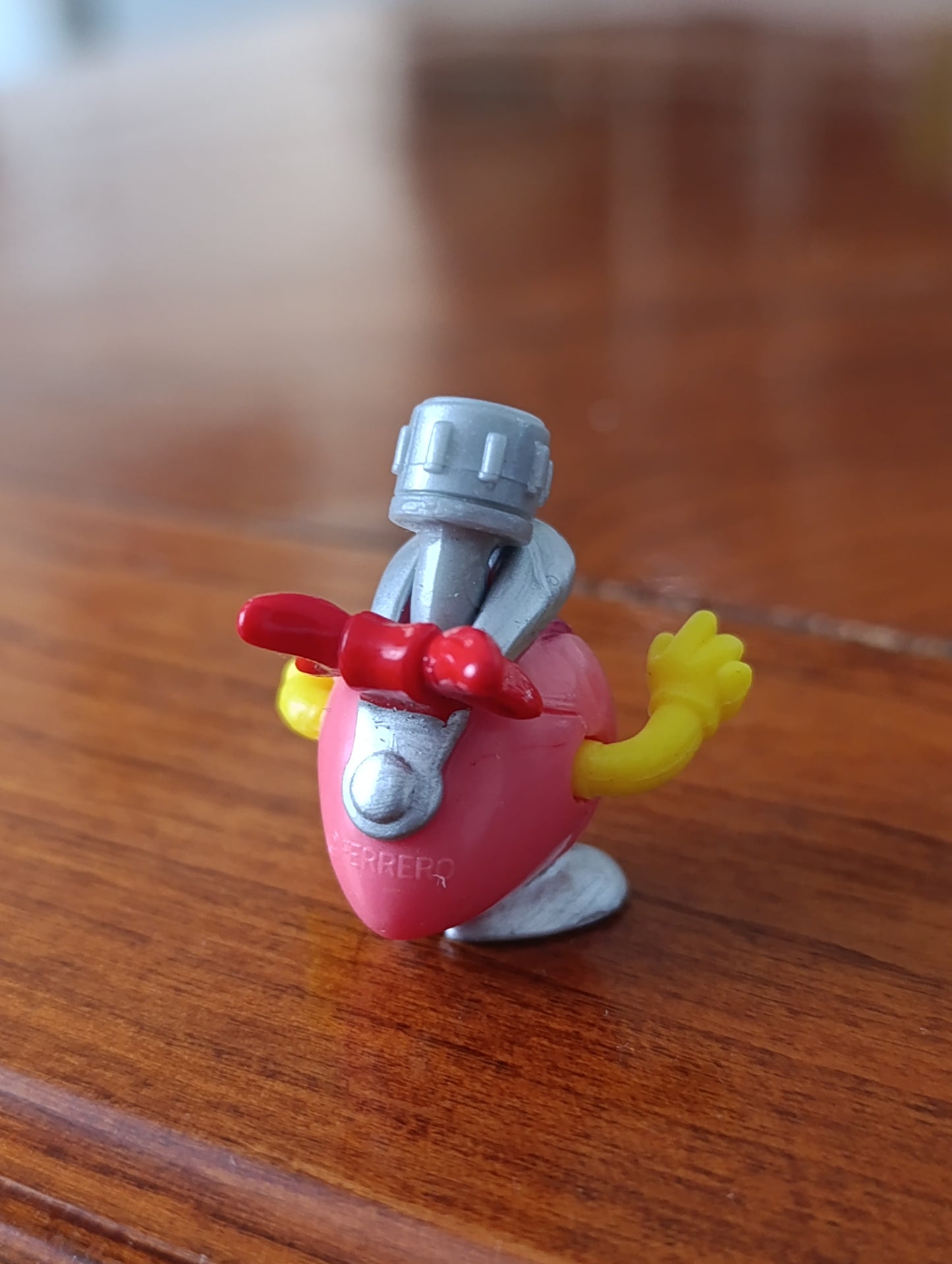 Lot de 4 figurines publicitaires Ferrero / Kinder – Années 90