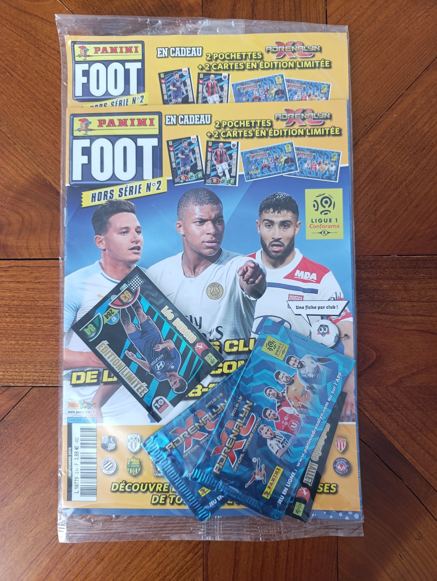 Lot de 4 magazines Panini Foot 2018-2019 sous blister avec pochettes Adrenalyn XL
