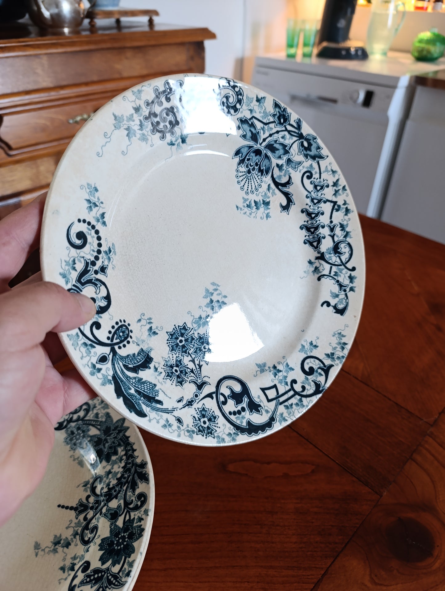 Lot de 3 assiettes anciennes Terre de Fer V. Sordoillet décor bleu floral – faïence XIXe