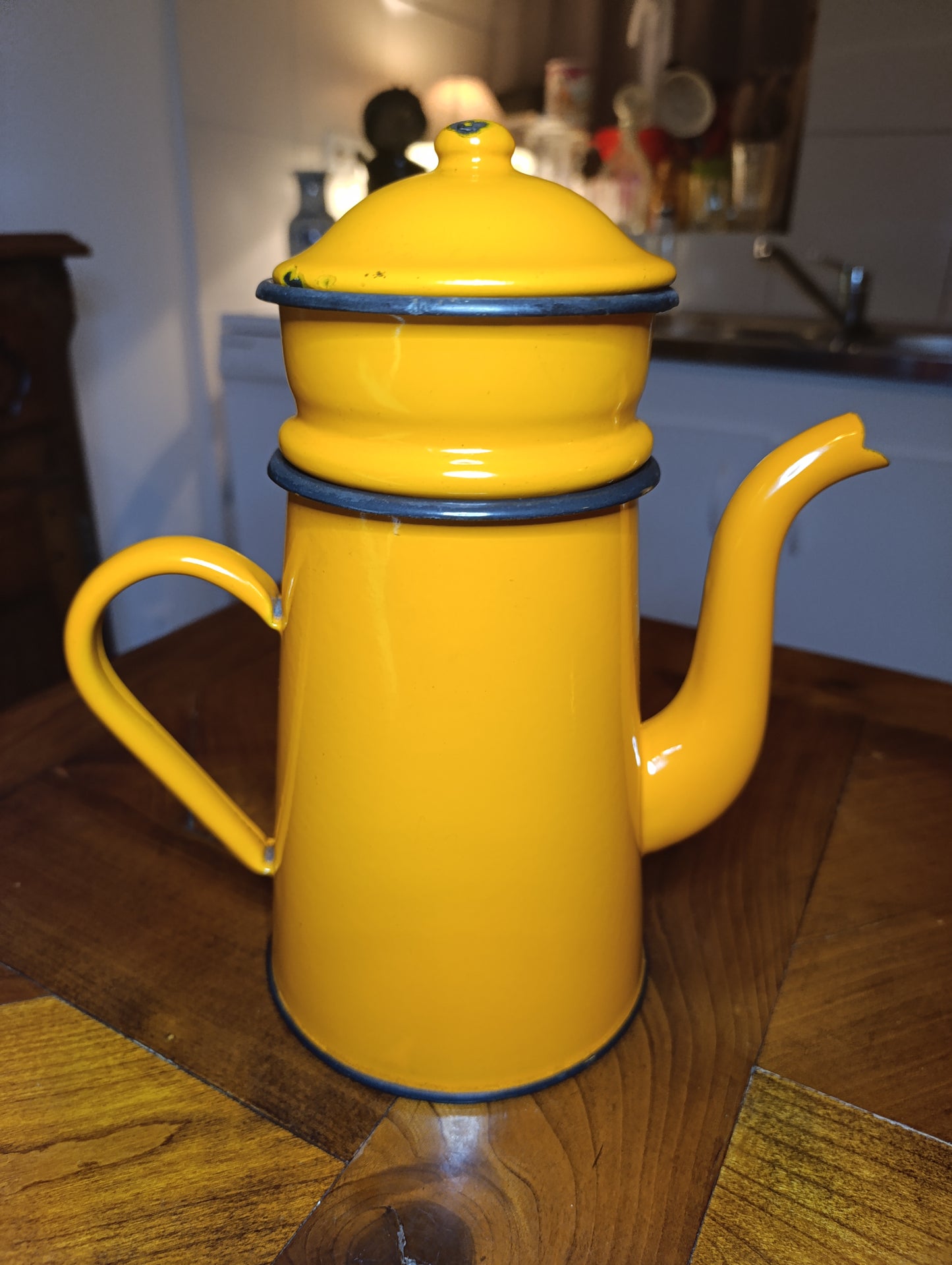 Cafetière ancienne émaillée jaune-orange vintage déco cuisine rétro collection