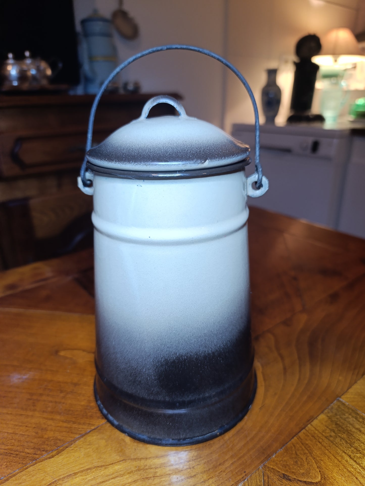 Pot ancien émaillé vintage avec couvercle style campagnard déco rétro