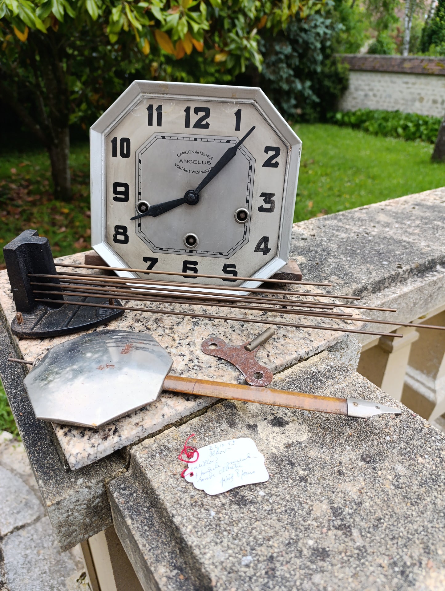 Mouvement d'horloge Carillon de France Angelus Véritable Westminster 8 tiges avec cadran et aiguilles – À restaurer