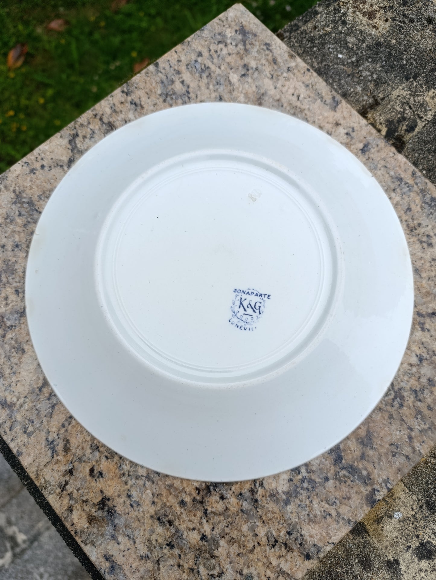 Lot de 3 belles assiettes anciennes en faïence KG Lunéville modèle “Bonaparte”.