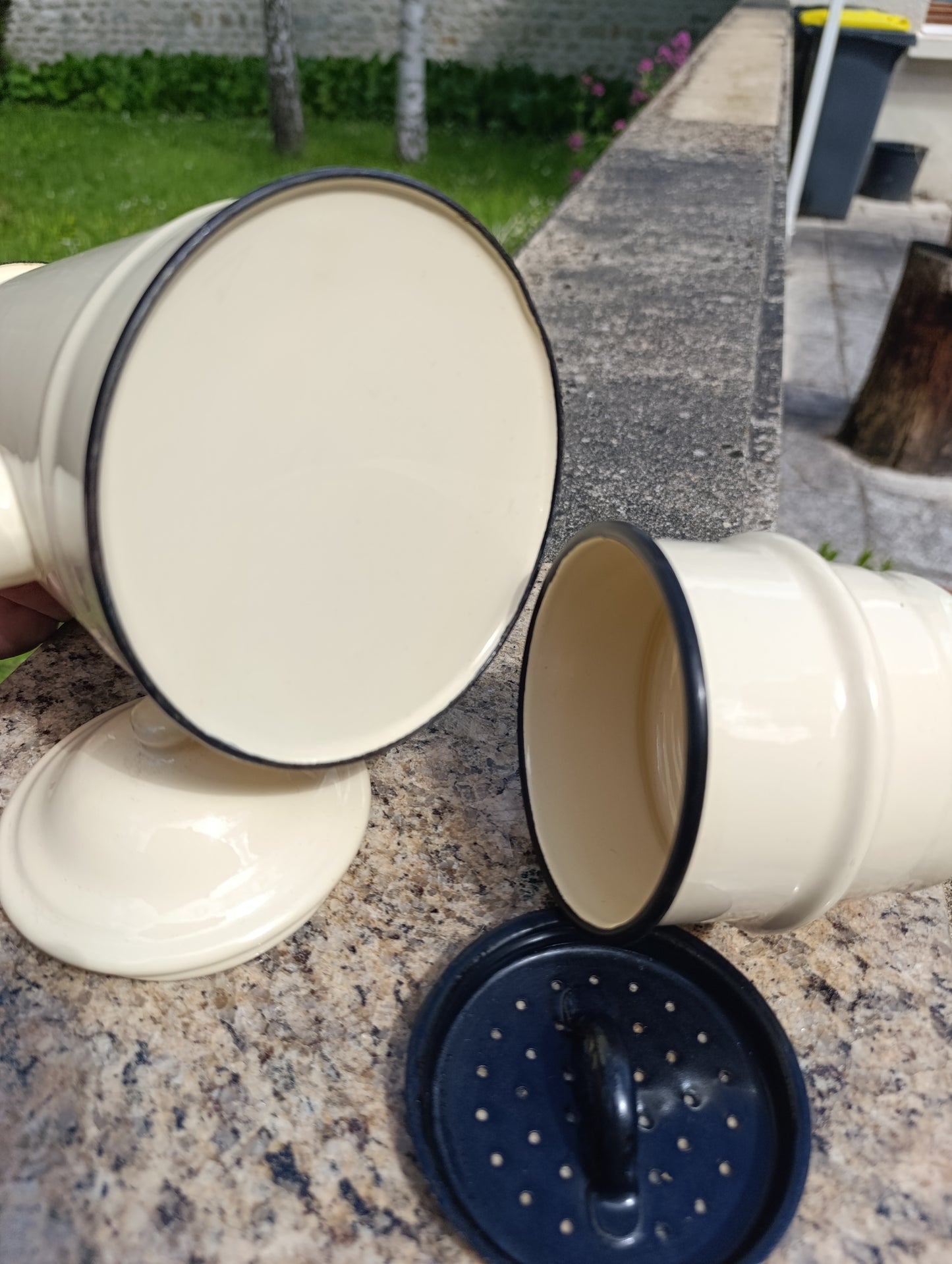 Grande cafetière filtre ancienne beige émaillée à liserés noirs – cafetière vintage rétro cuisine campagne