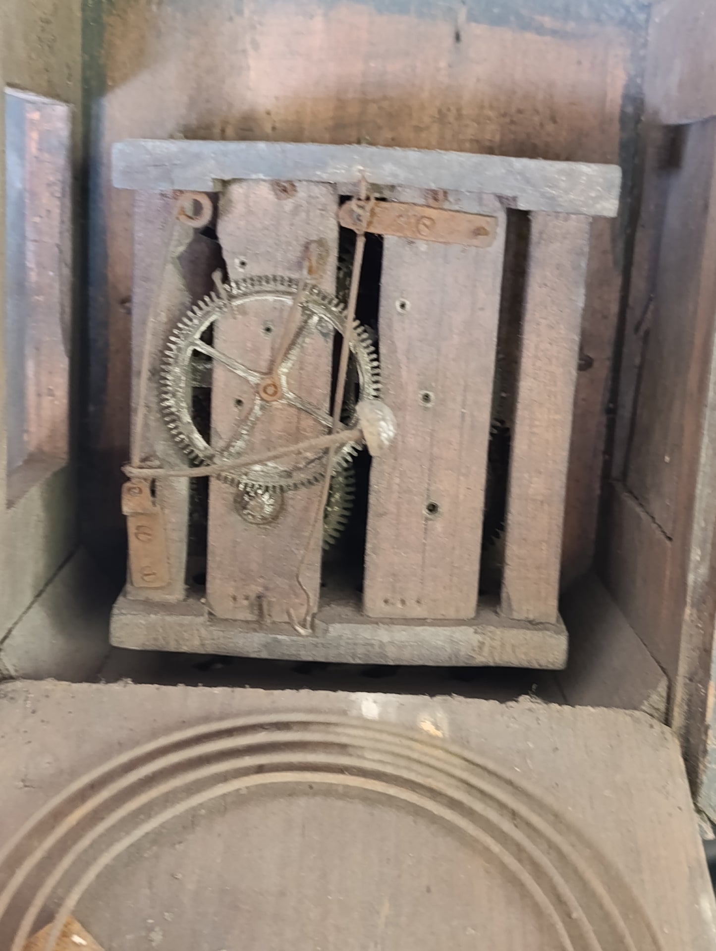 Horloge Comtoise Miniature Ancienne à Décor de Chasse au Cerf XIXe Siècle