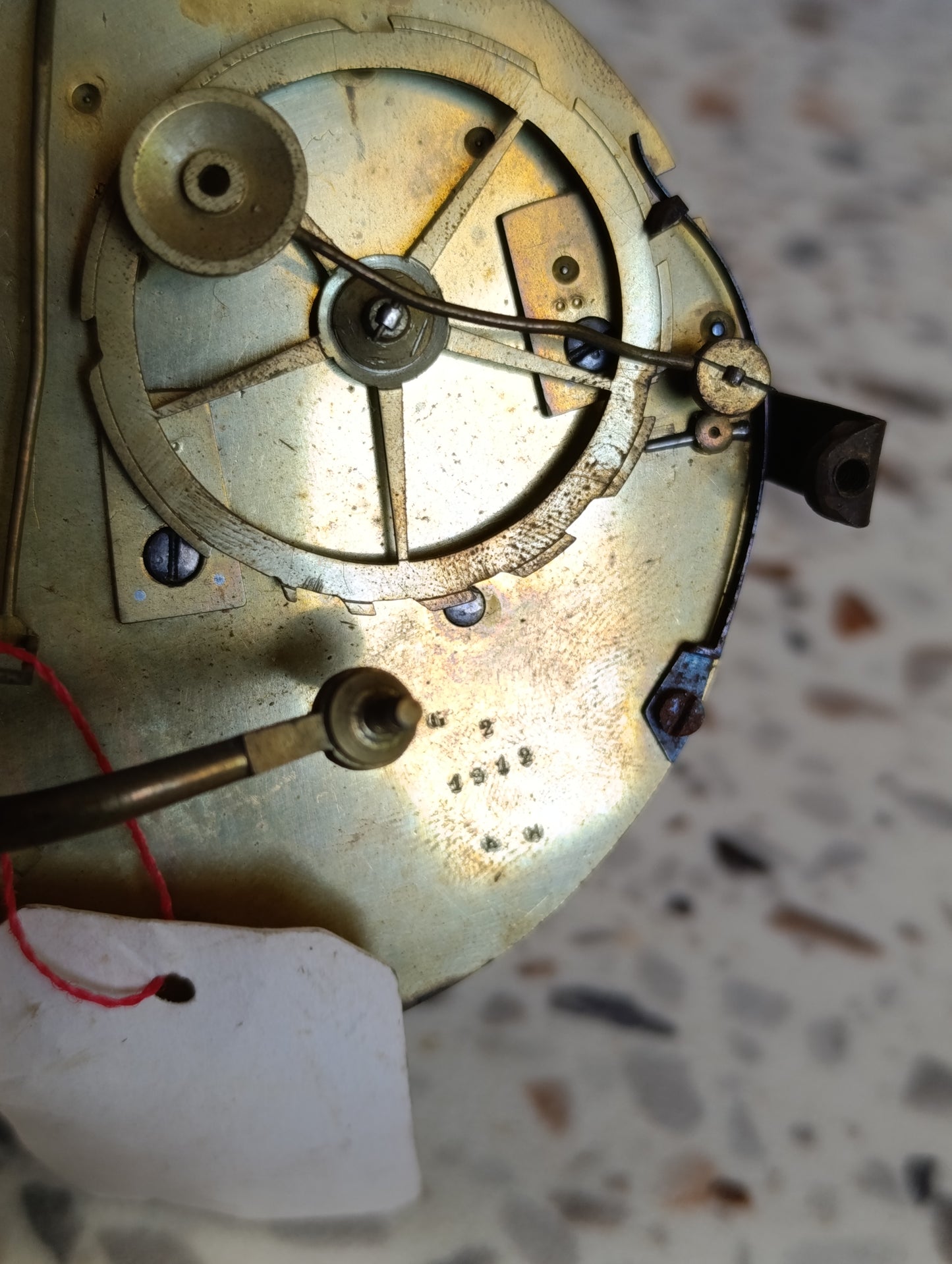 Mouvement d’Horloge Ancien Aubert à Paris avec Cadran Émaillé