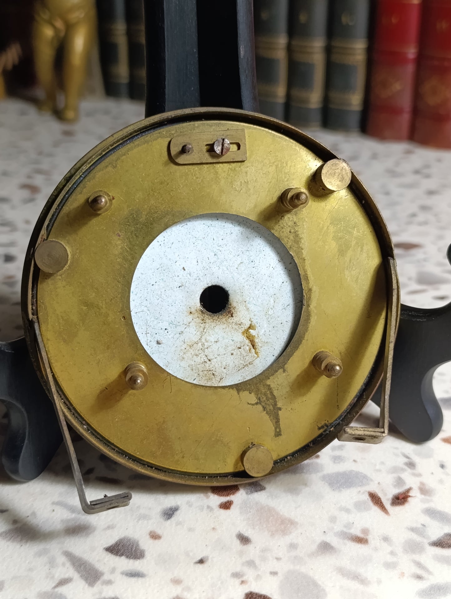 Cadran ancien de sonnerie A. Gaiffe à Paris en tôle émaillée – 10,5 cm