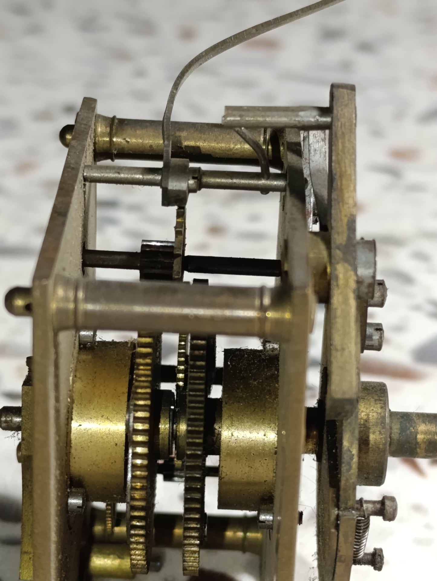 Mécanisme d'horloge ancien en laiton – À restaurer – Pour pièces ou remise en état