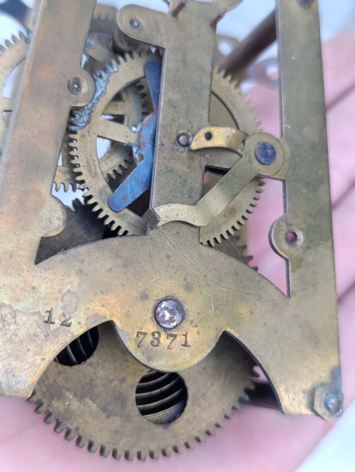 Mouvement d’horloge ancien mécanique 10 cm – Pour restauration