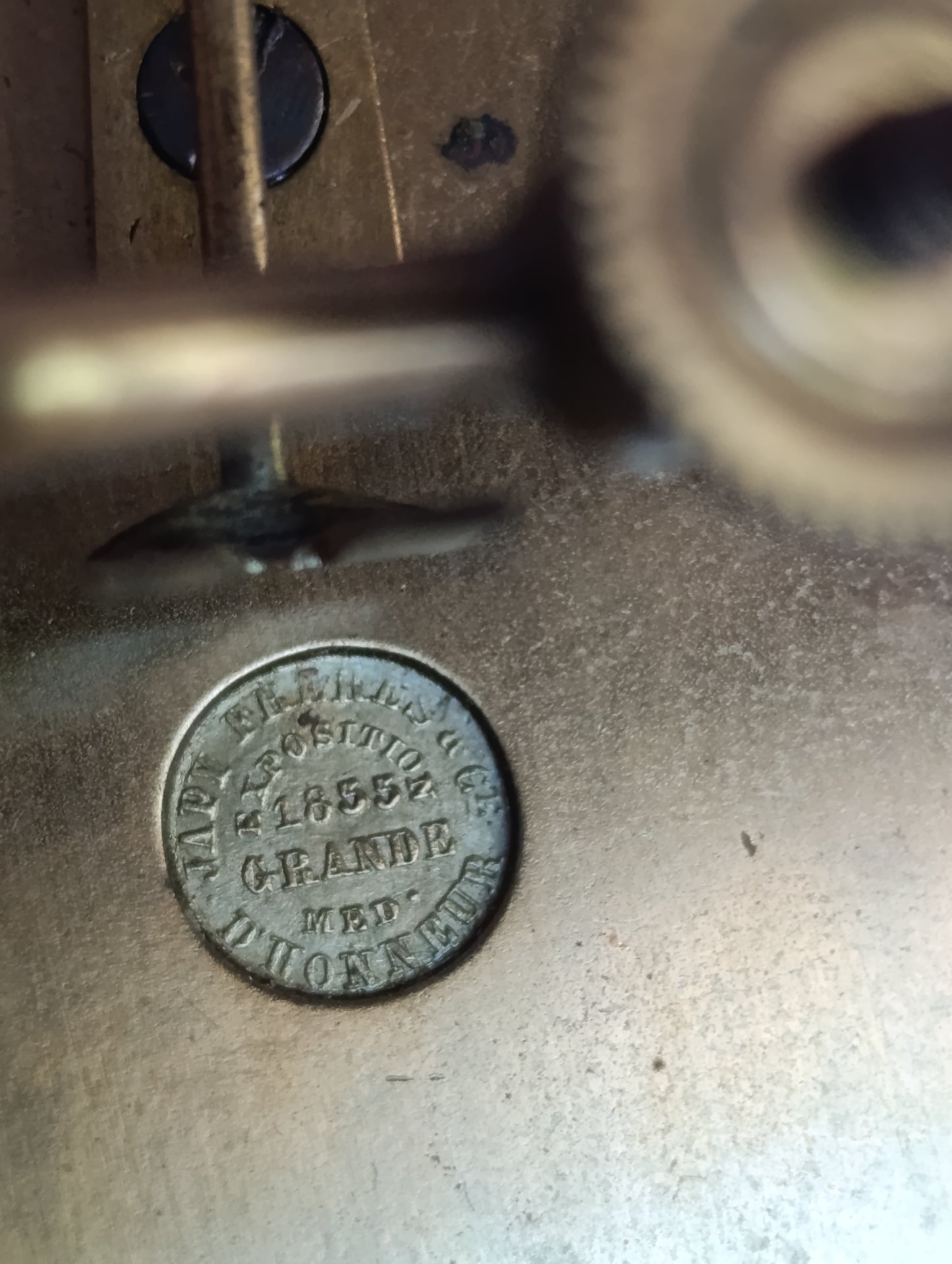 Mouvement d'horloge ancien E.Gaillot Fabt Paris avec cadran noir