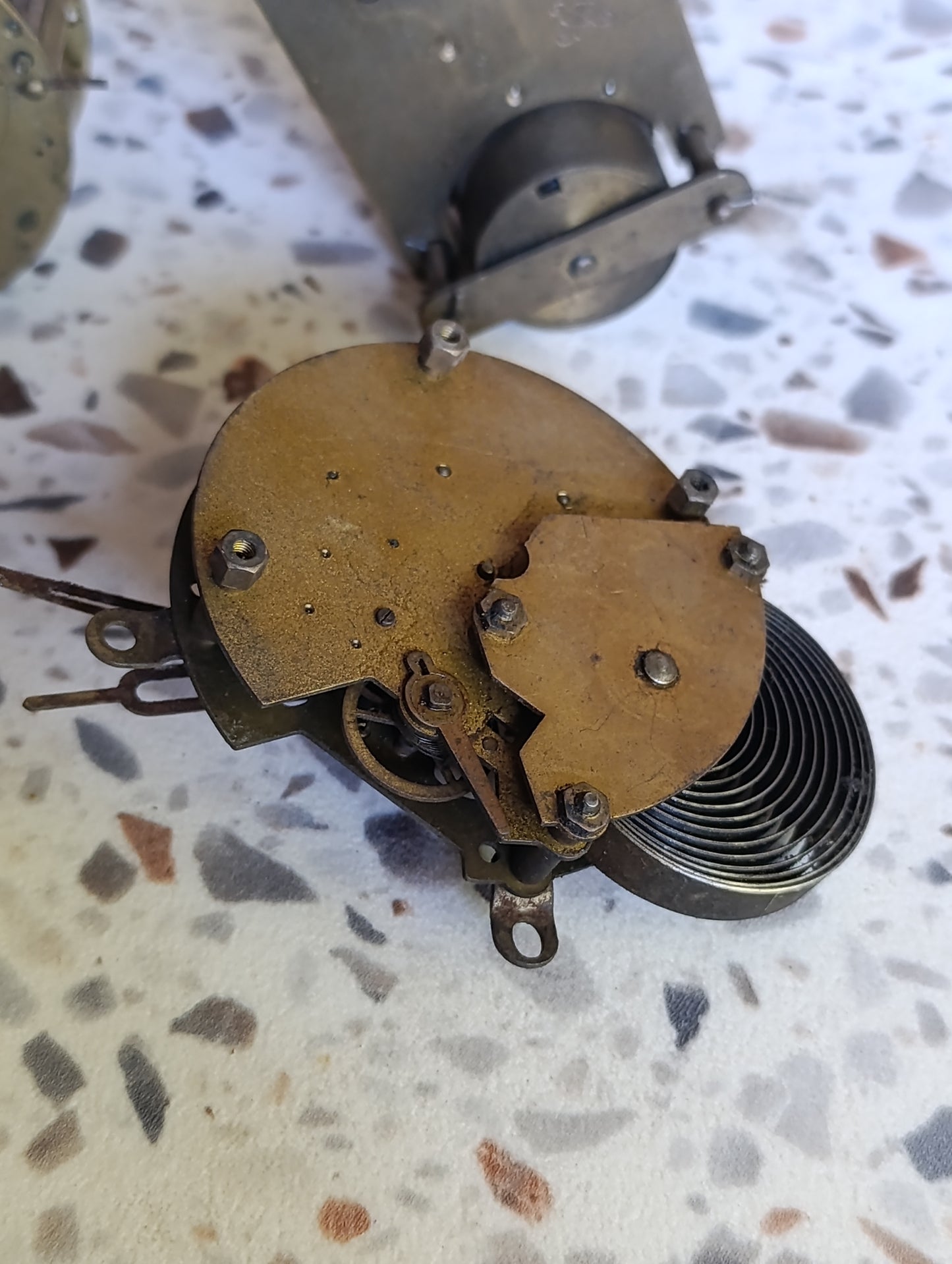 Lot de 5 mécanismes d’horlogerie anciens pour pendule et réveil – À restaurer ou pour pièces
