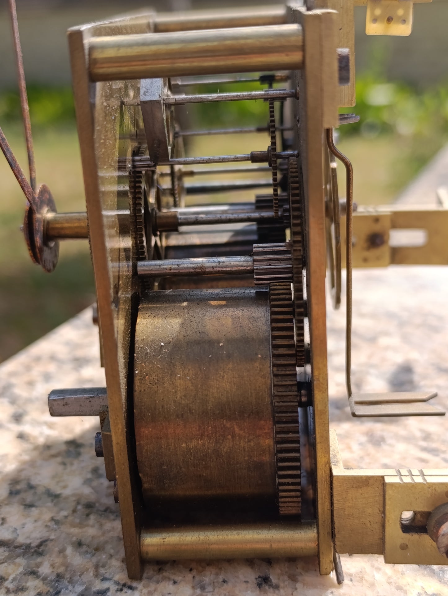 Mouvement ancien de pendule Lamy Frères – Grande Médaille d'Honneur – Mécanisme 2 trains avec balancier – 10,1 cm