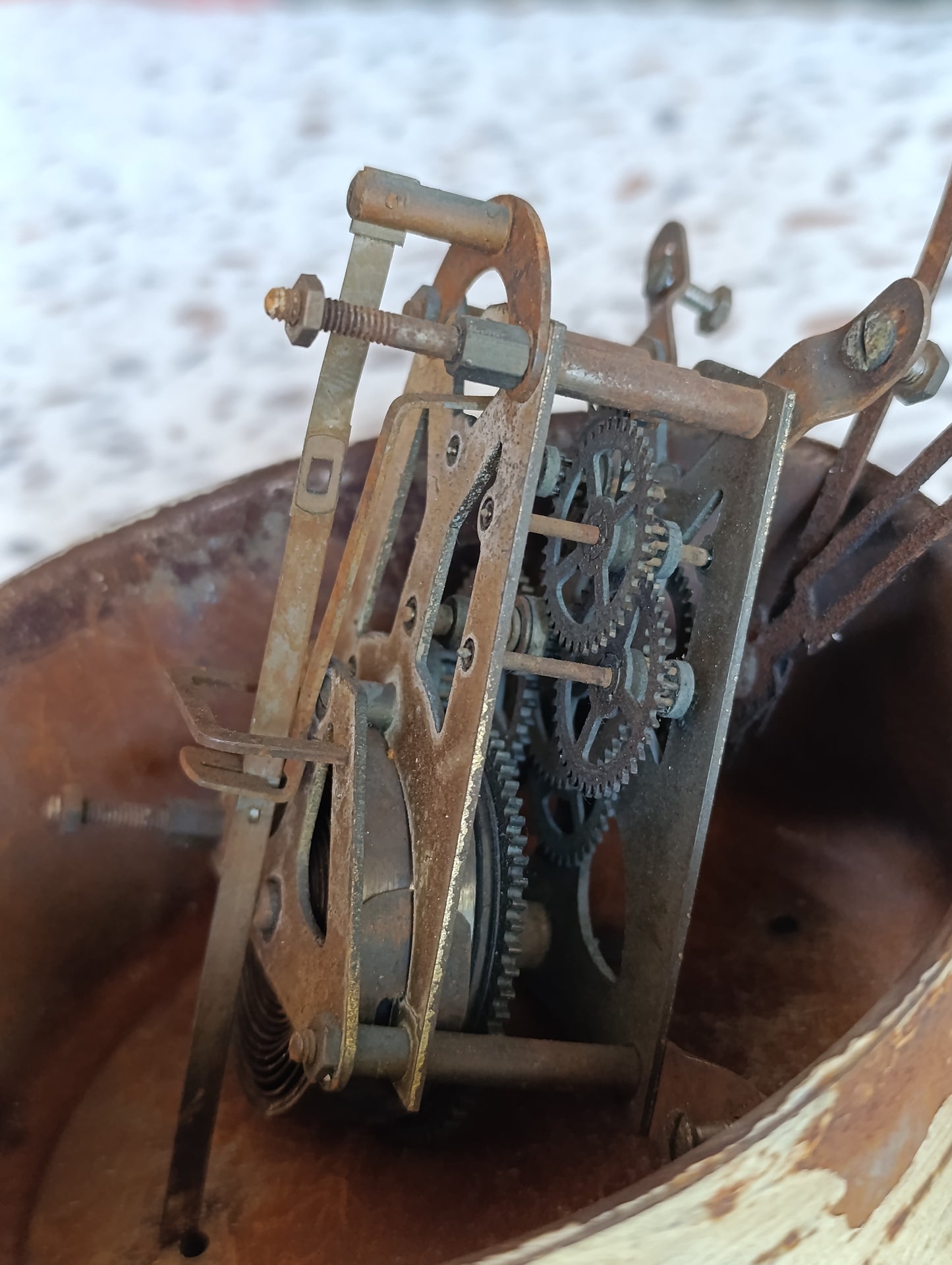Mouvement d’horloge ancienne avec clé et balancier – Pour restauration ou pièces