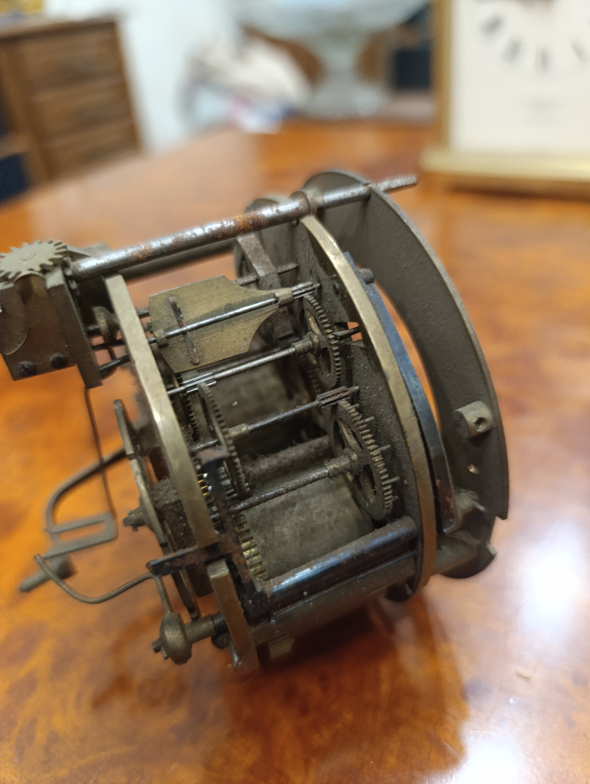 Mouvement d'horloge ancien mécanique 8,2 cm à sonnerie – Pour restauration