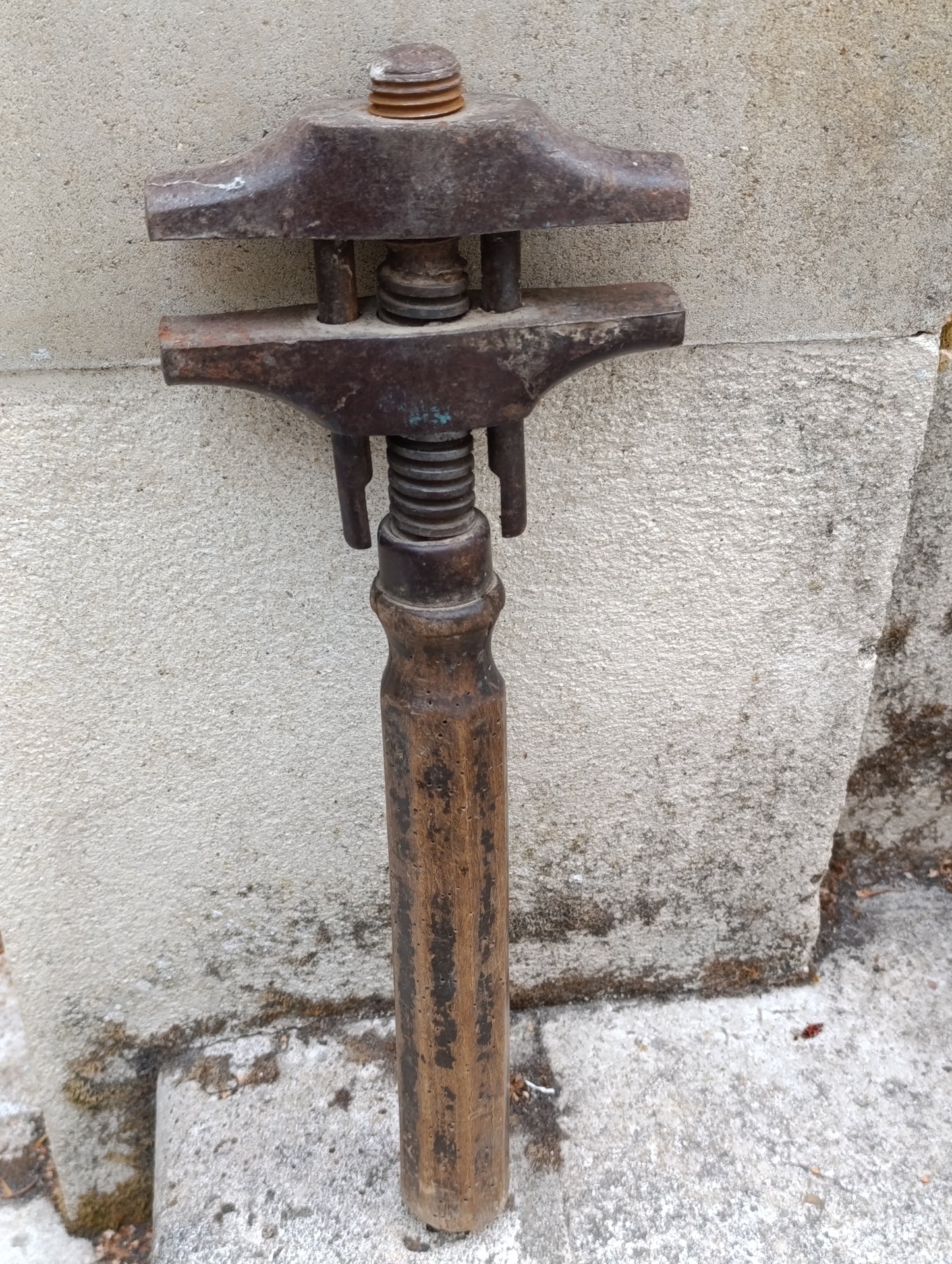 Ancienne presse à vis en bois – grand serre-joint de menuisier 42 cm – outil ancien