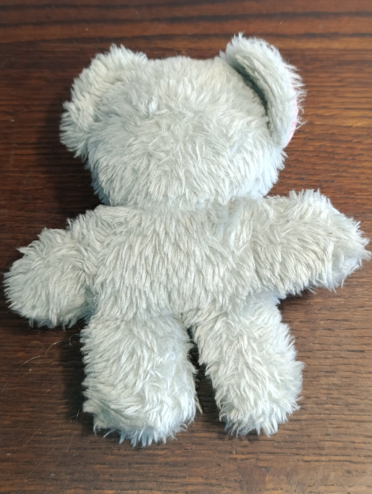 Peluche souris grise vintage aux oreilles roses fleuries