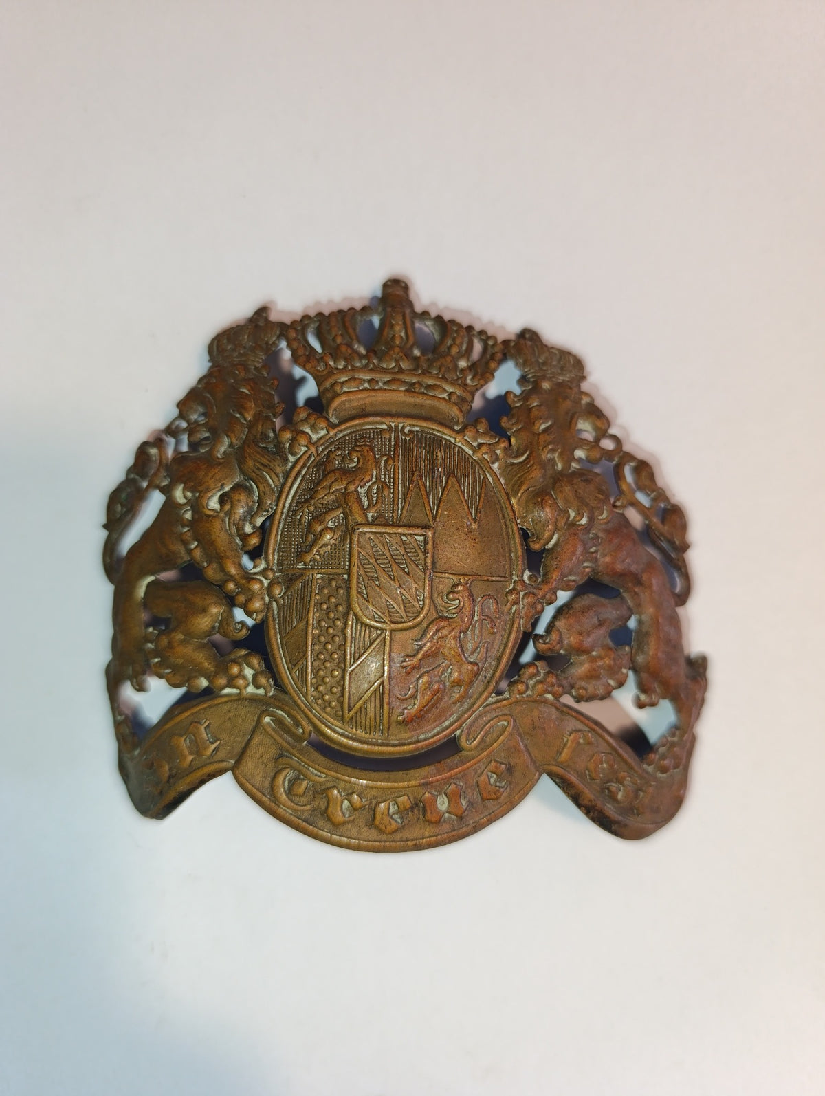 Plaque aux armes de Bavière pour casque à pointe – vue et détails