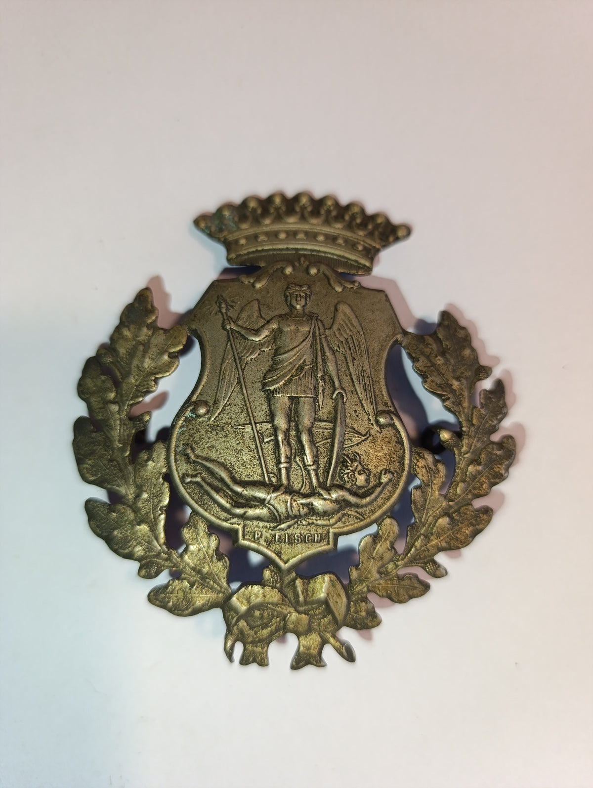 Plaque aux armes de Bruxelles signée P. FISCH, face