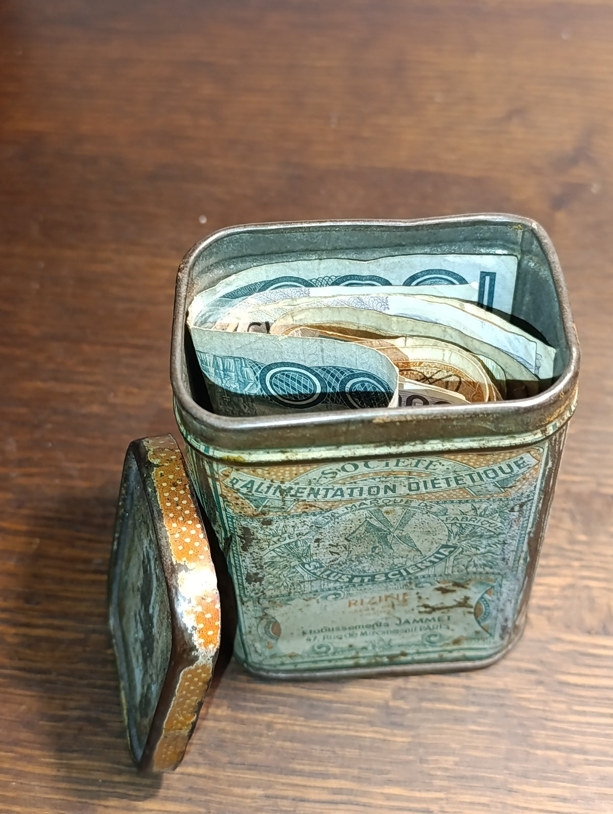 Lot de billets et pièces de monnaie de collection avec boîte