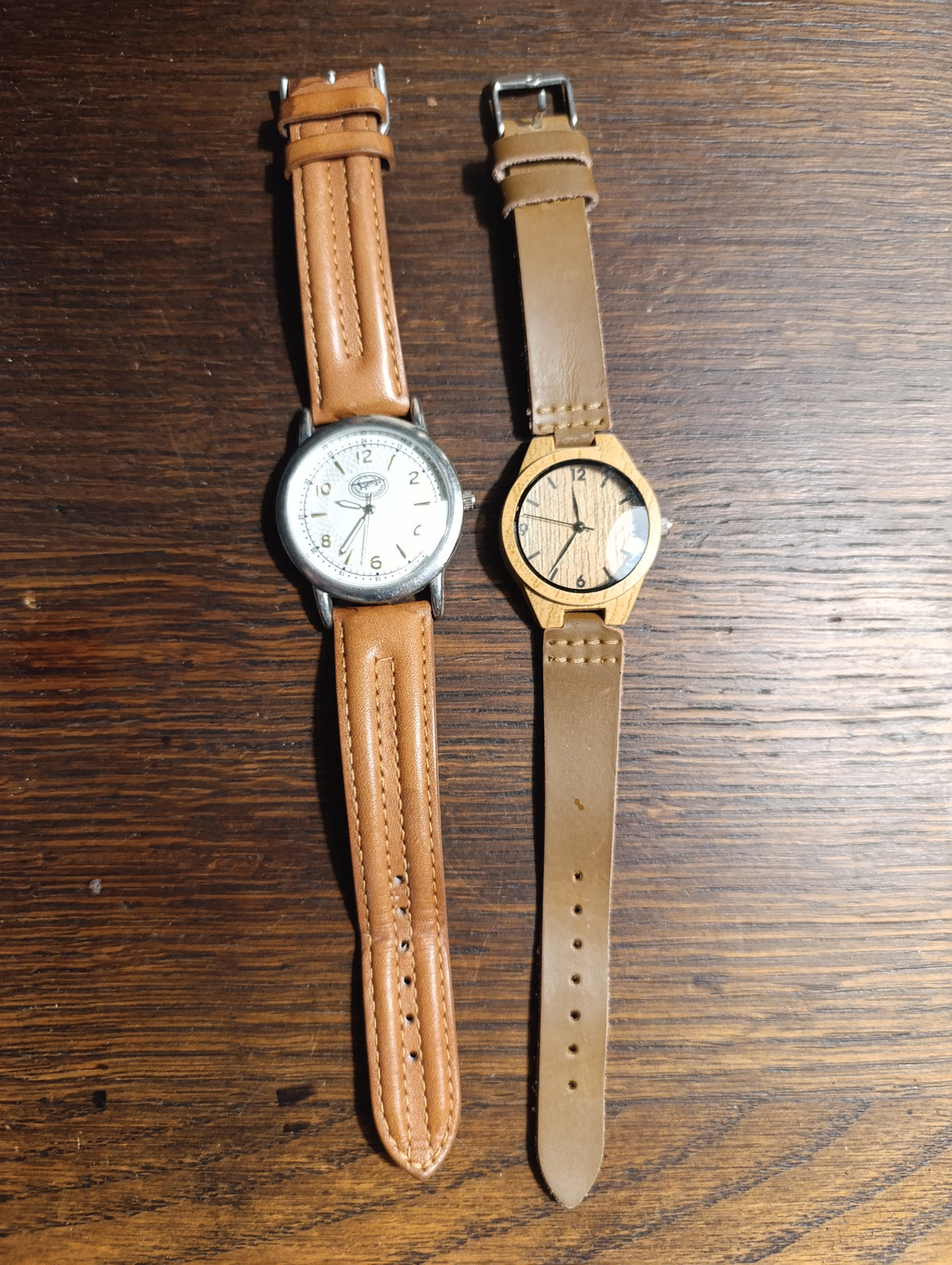 Lot de 2 montres – Spirit of St. Louis et modèle décor bois