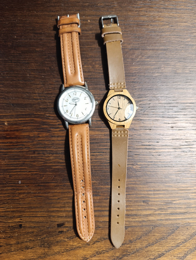Lot de 2 montres – Spirit of St. Louis et modèle décor bois