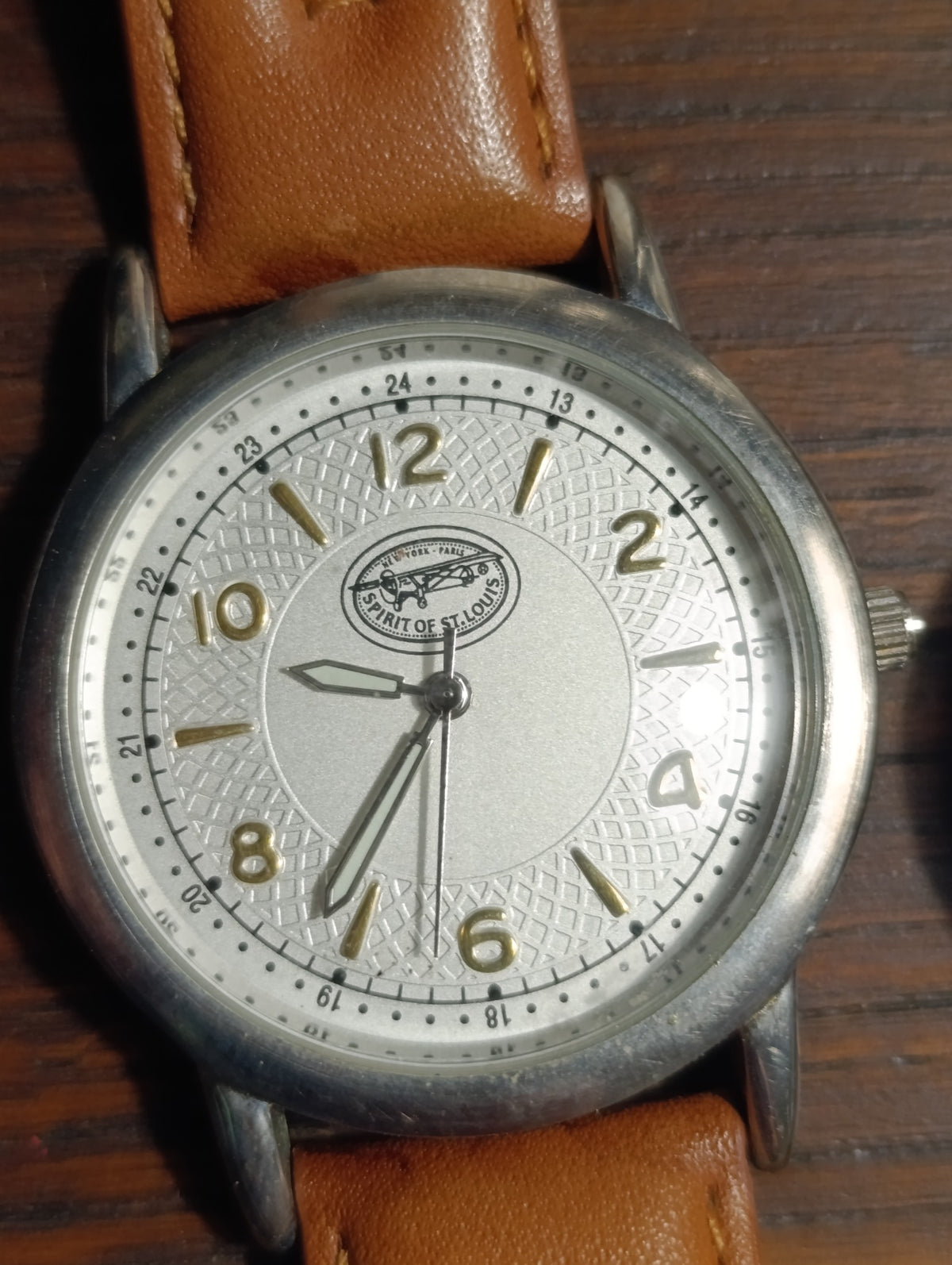 Lot de 2 montres – Spirit of St. Louis et modèle décor bois