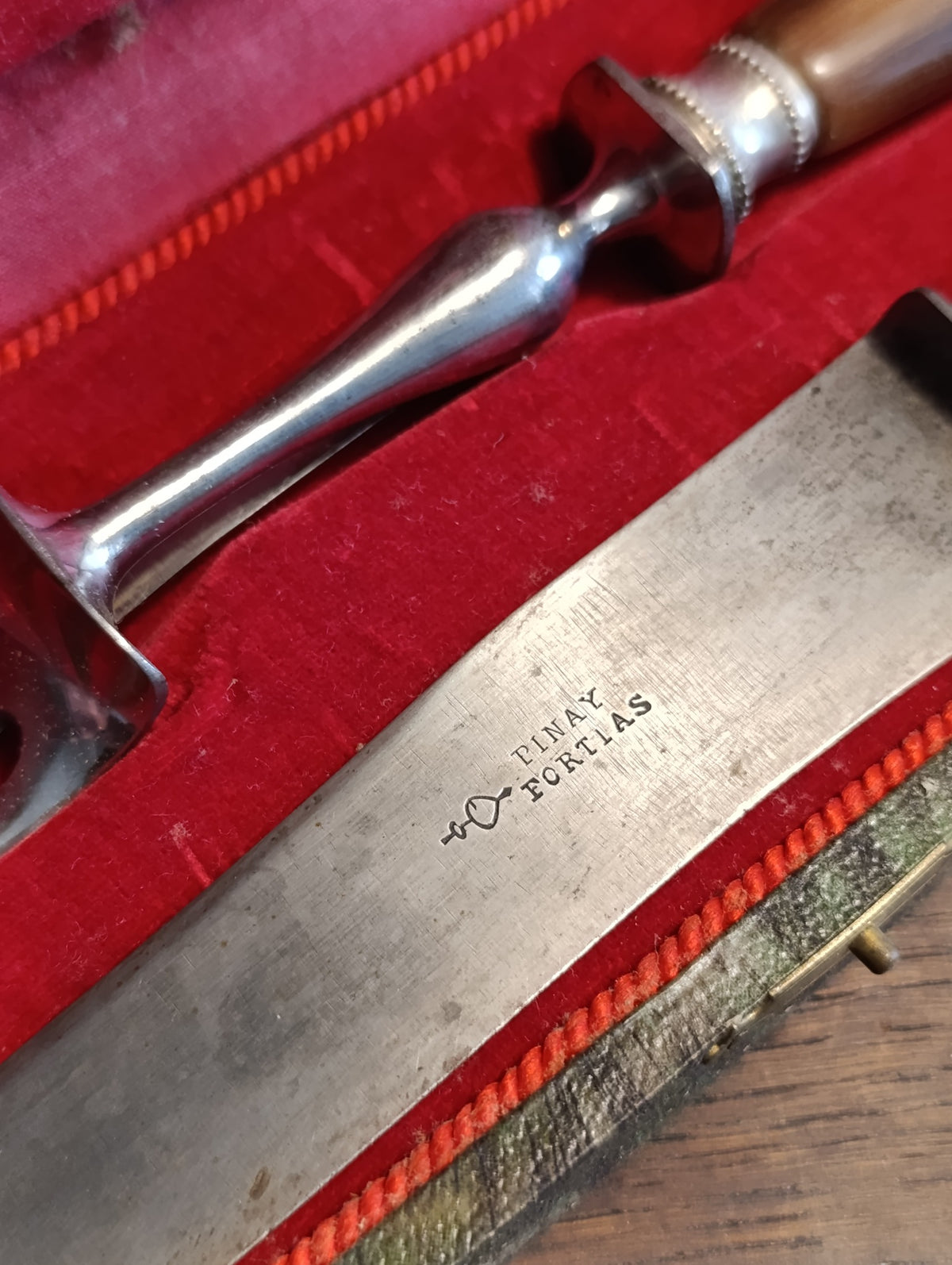 Service à découper Pinay Fortias CUI030 — marquage, manches et coffret