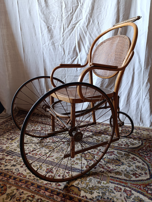 Objet de charme et d’histoire, pièce d’antiquité pour décoration vintage.